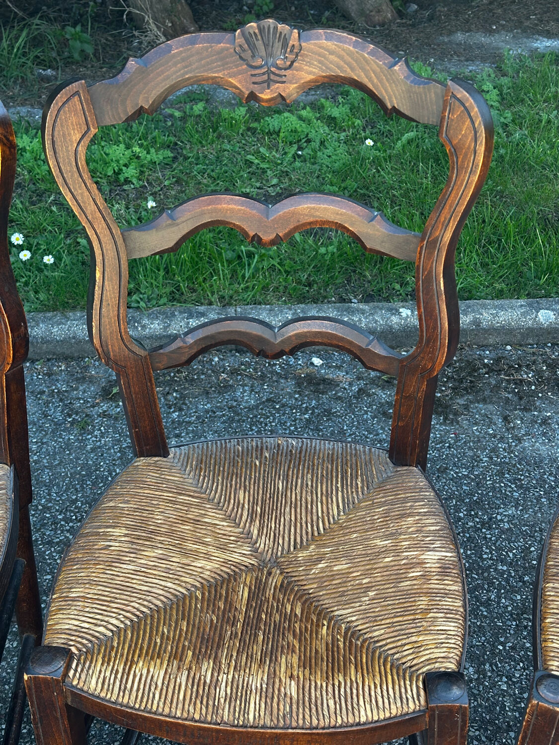 Set of 4 Louis XV straw chairs – solid wood – curved backrest