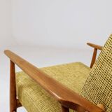 Fauteuil vintage olive vert design by H.Lis