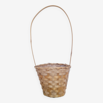 Rattan plant holder