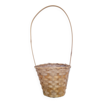 Rattan plant holder