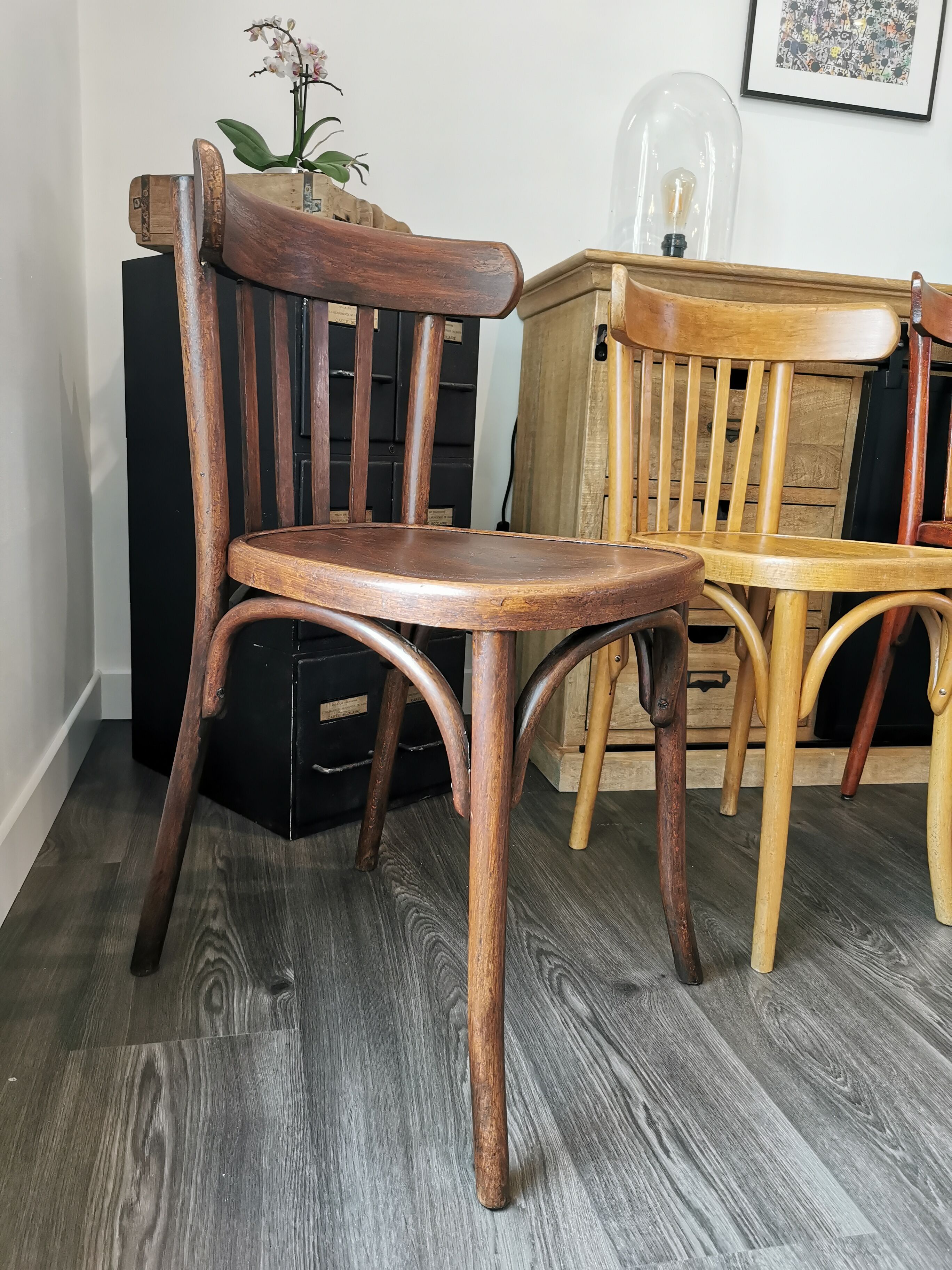 Series of 6 mismatched bistro chairs Mahieu and Luterma