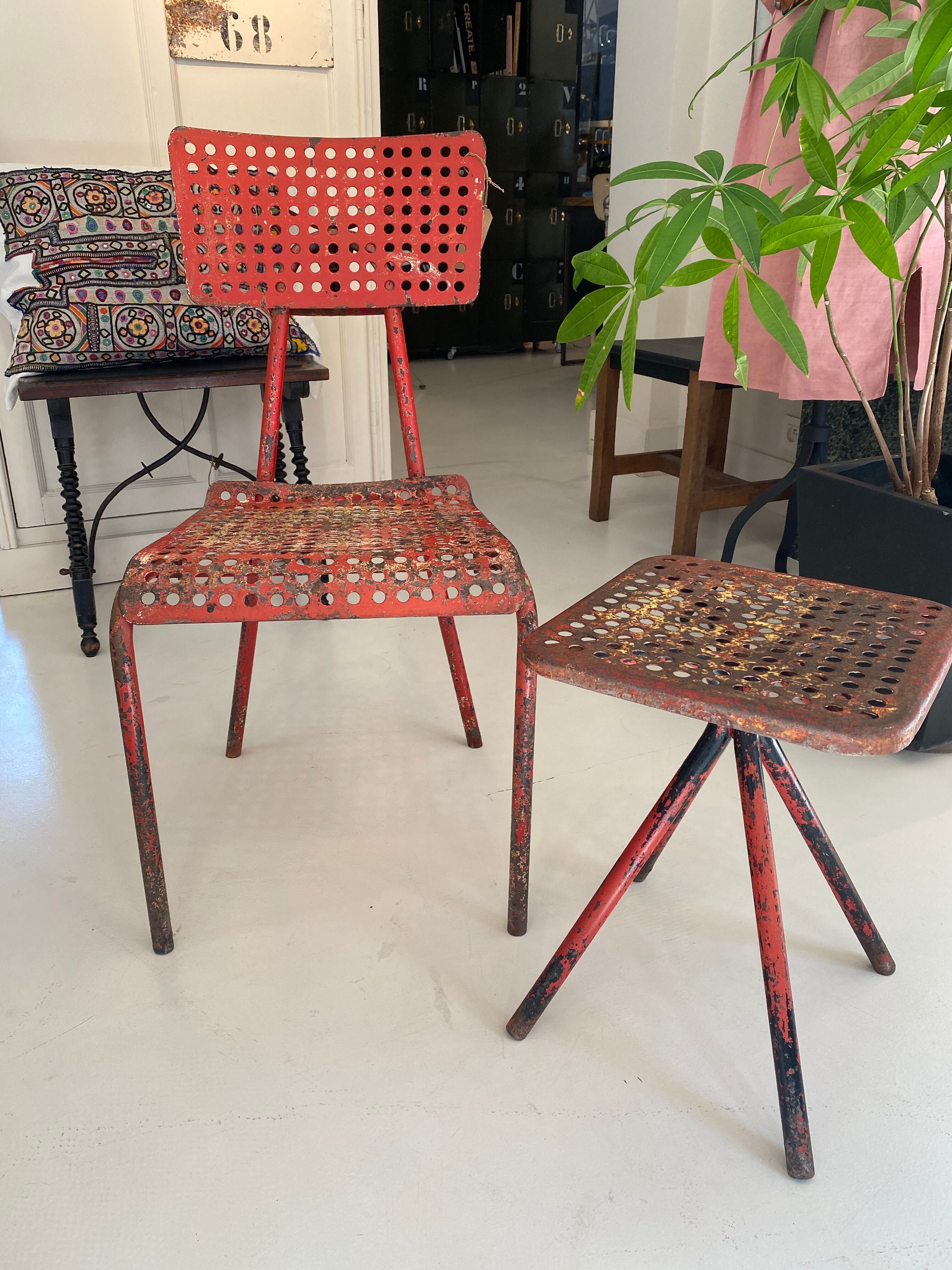 Antique chair by René malaval with its table