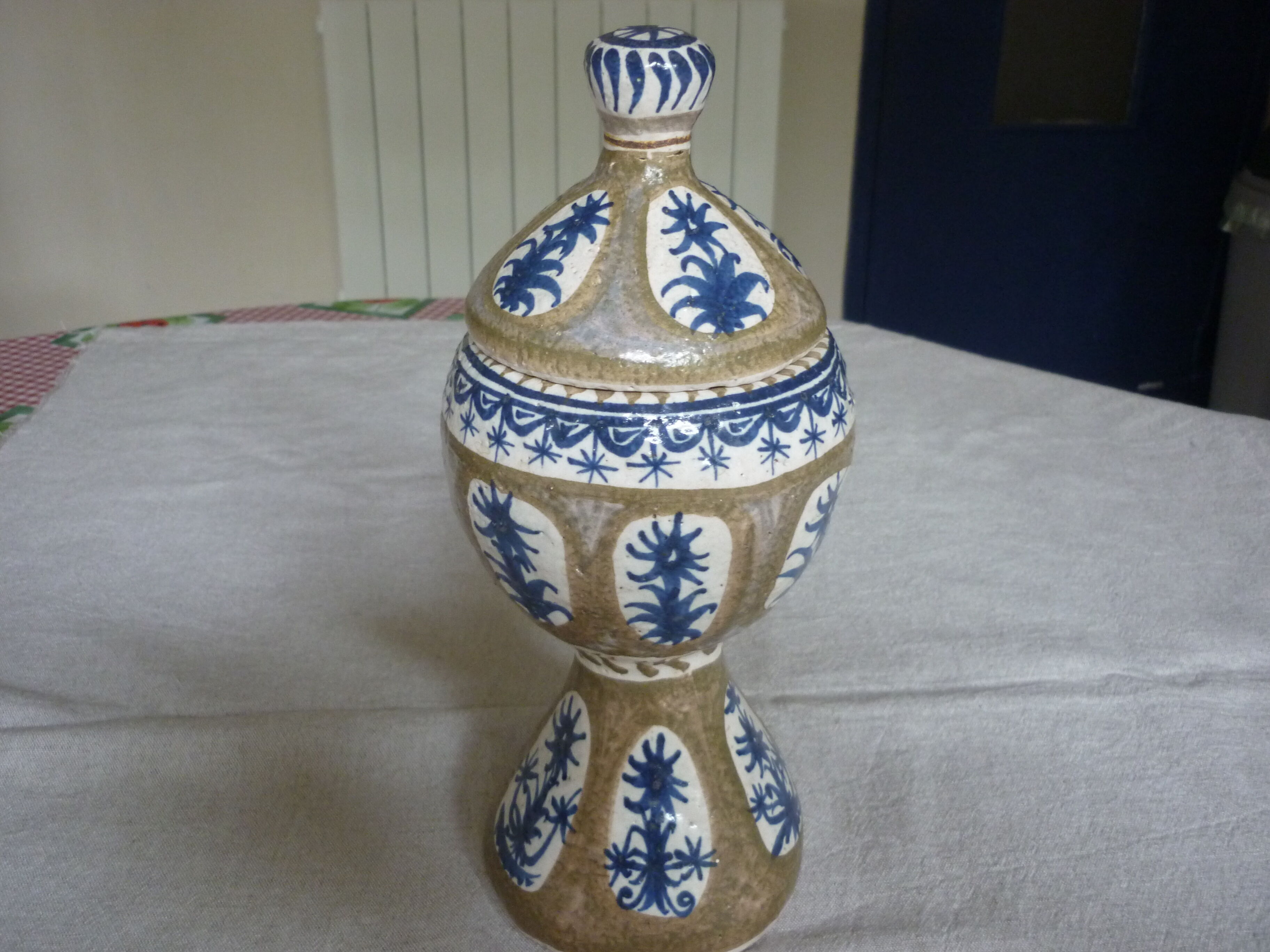 Quimper Cermal Covered Pot