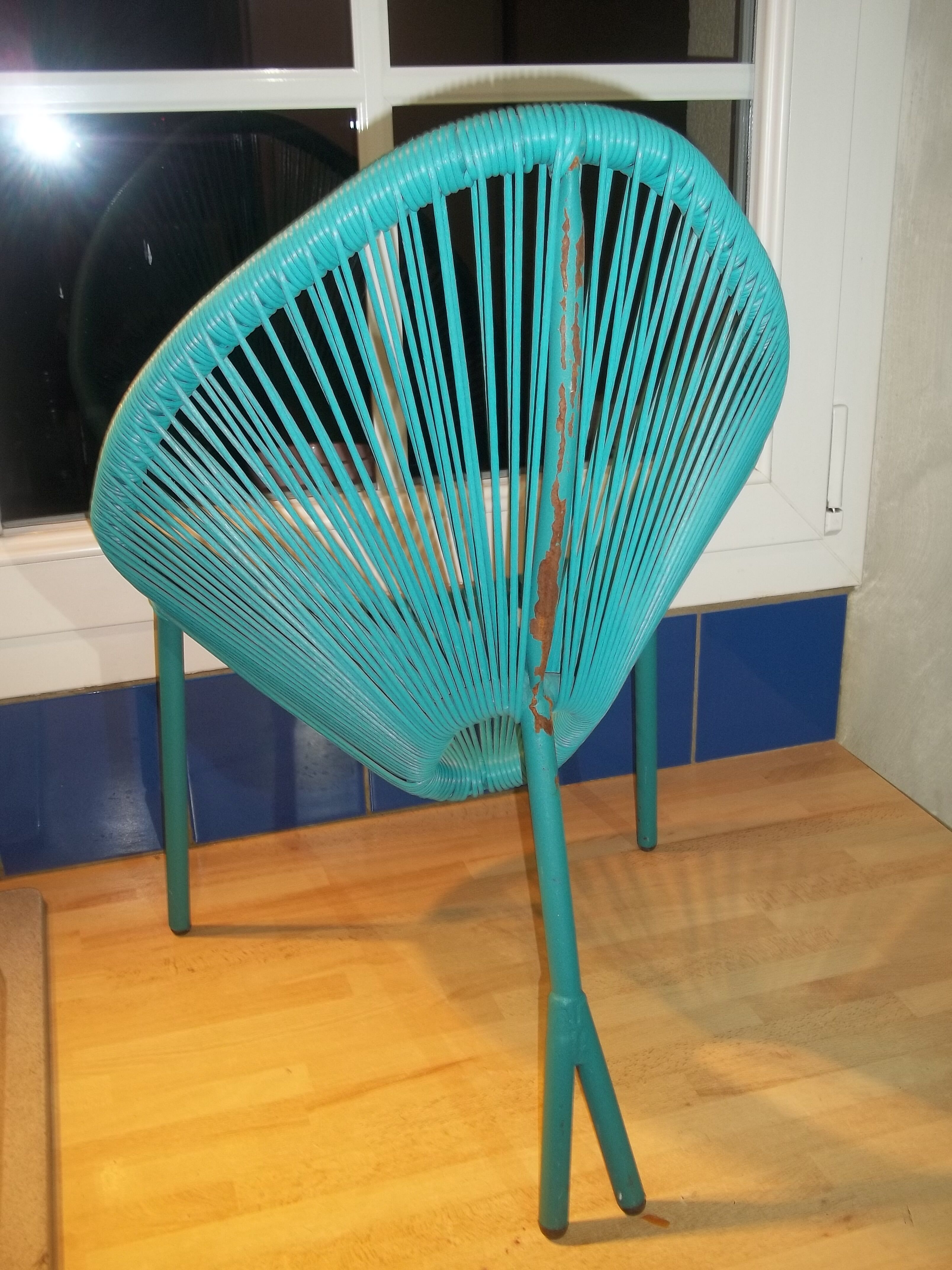 Fauteuil coquille enfant scoubidou vintage