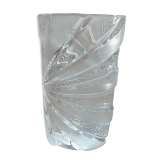 Semi-frosted thick crystal vase with Vessière label in Baccarat