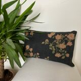 Coussin lin motif floral noir roses
