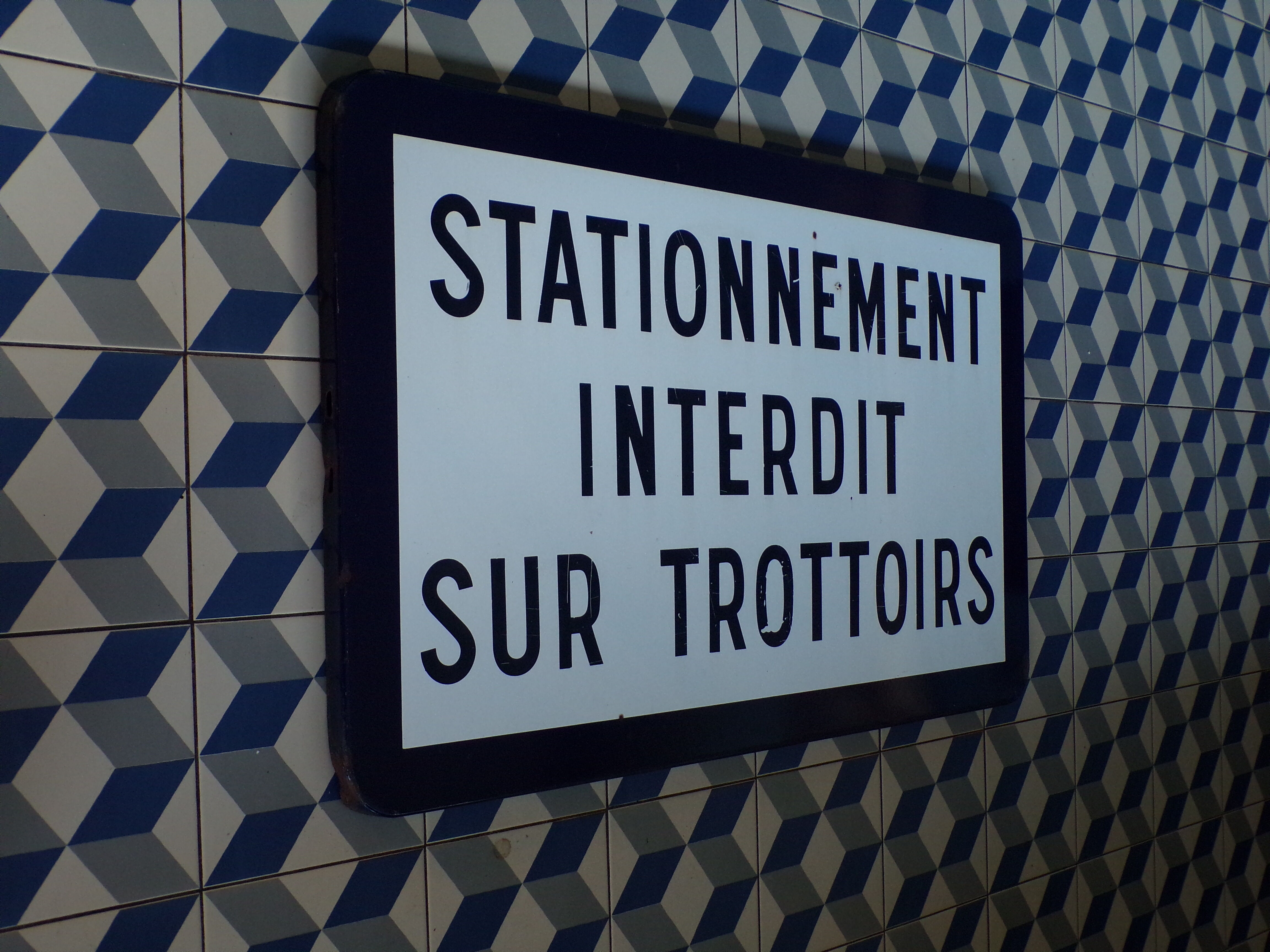 Old enamelled sheet metal panel parking prohibited