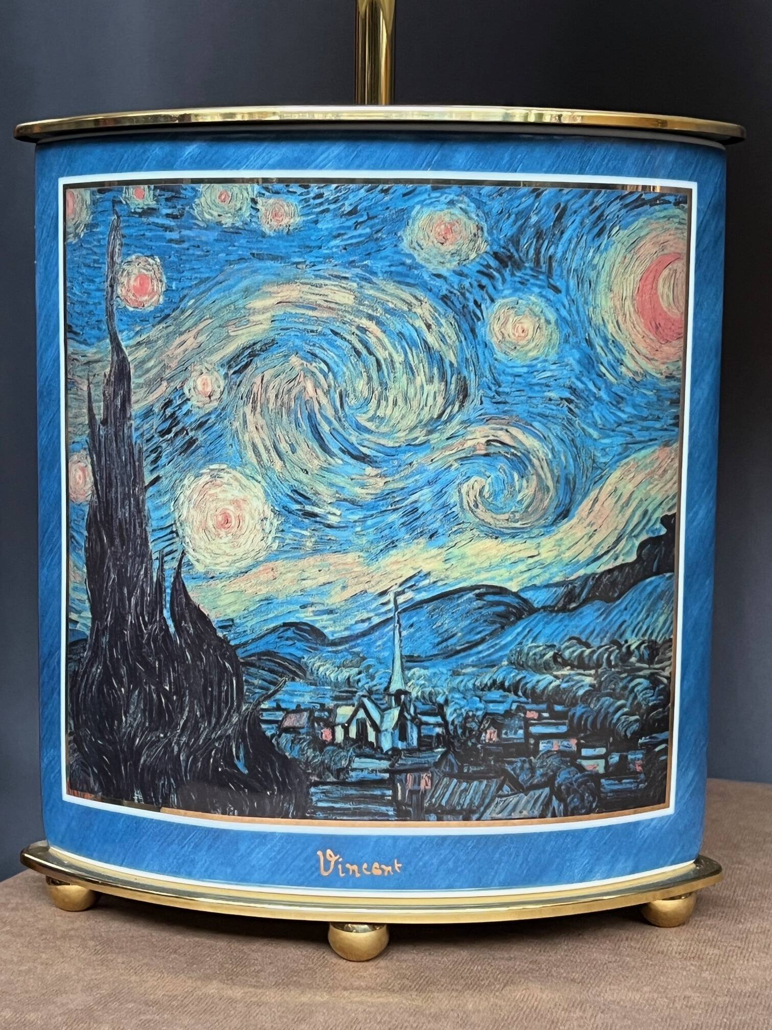 Pair of table lamps.