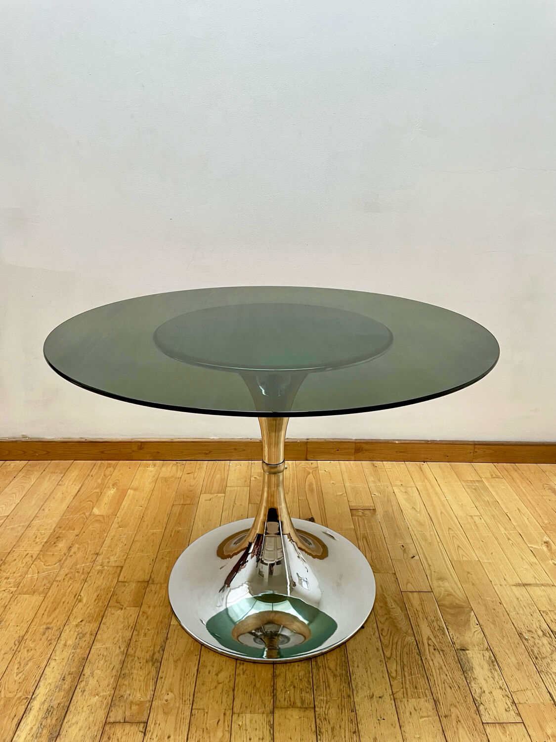 Vintage tulip table by Gastone Rinaldi
