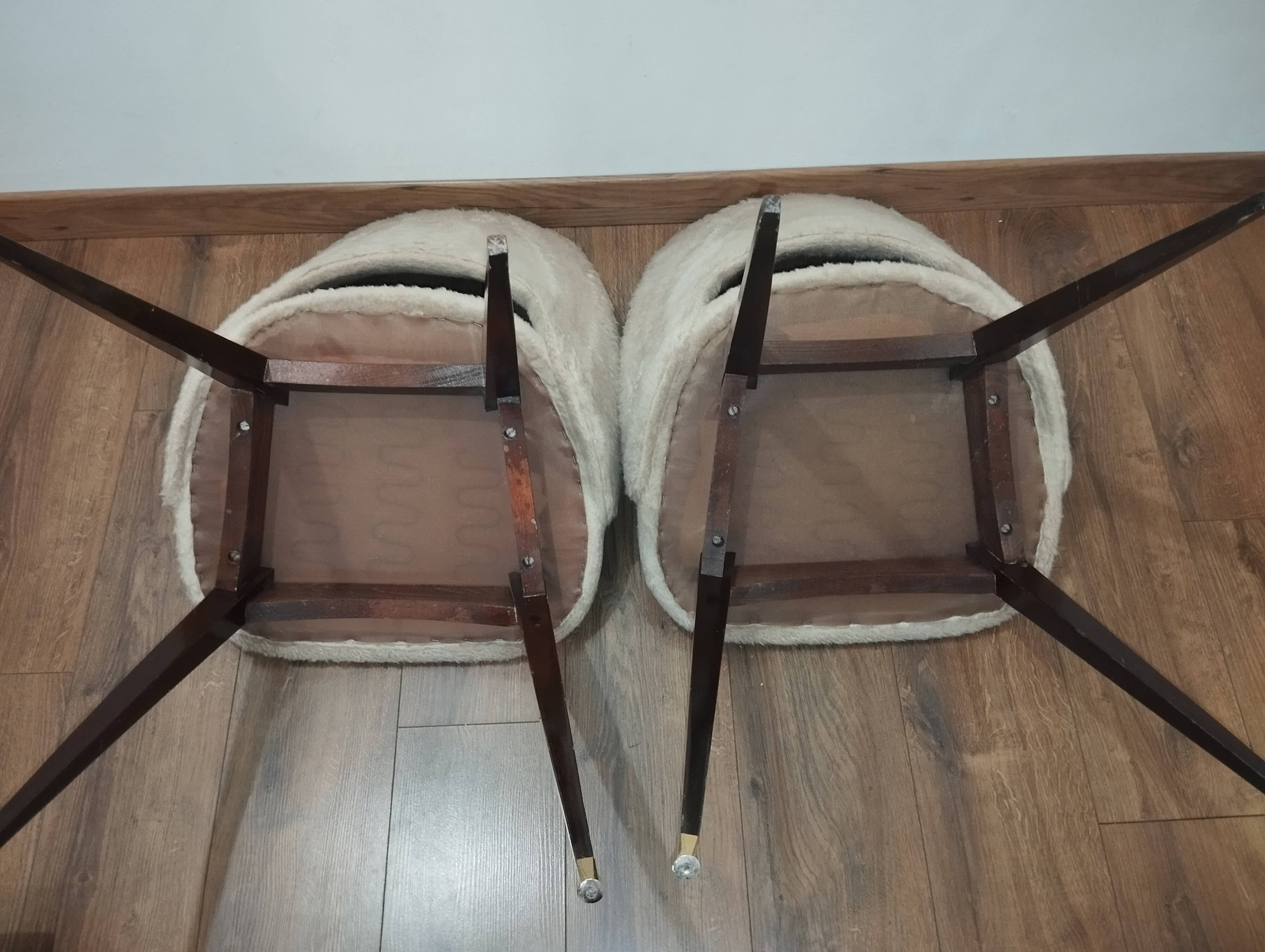 Beige vintage shaggy chairs