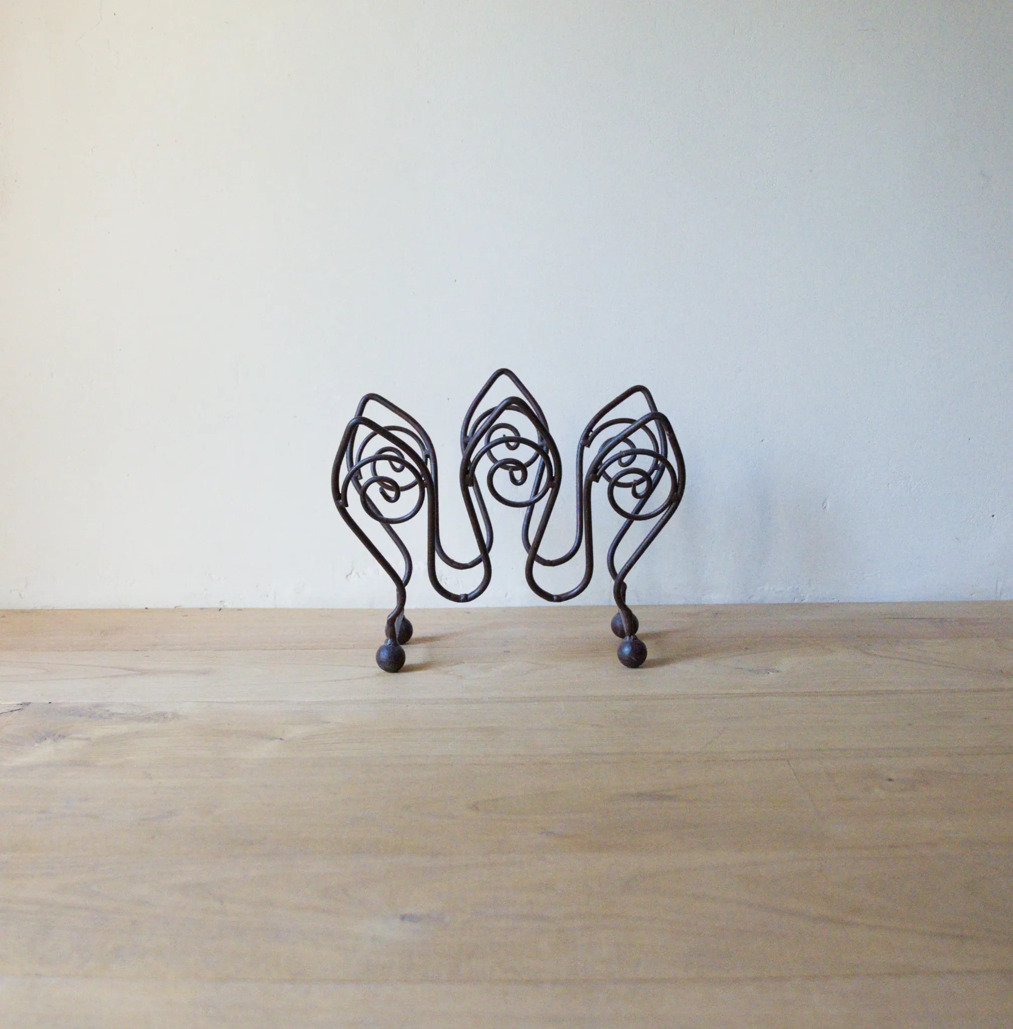 Wrought iron magazine rack, François Liguori for Studio Pescatore