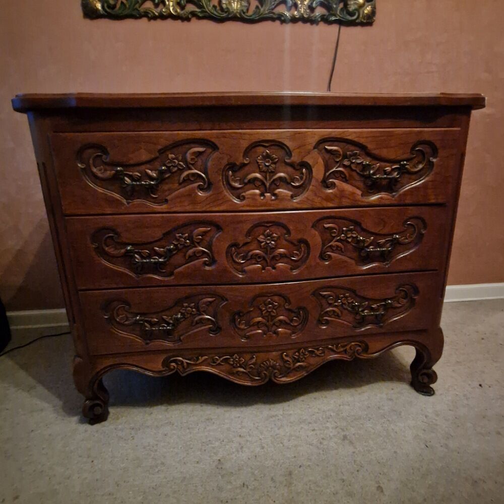 Chest of drawers Louis xv floral decoration