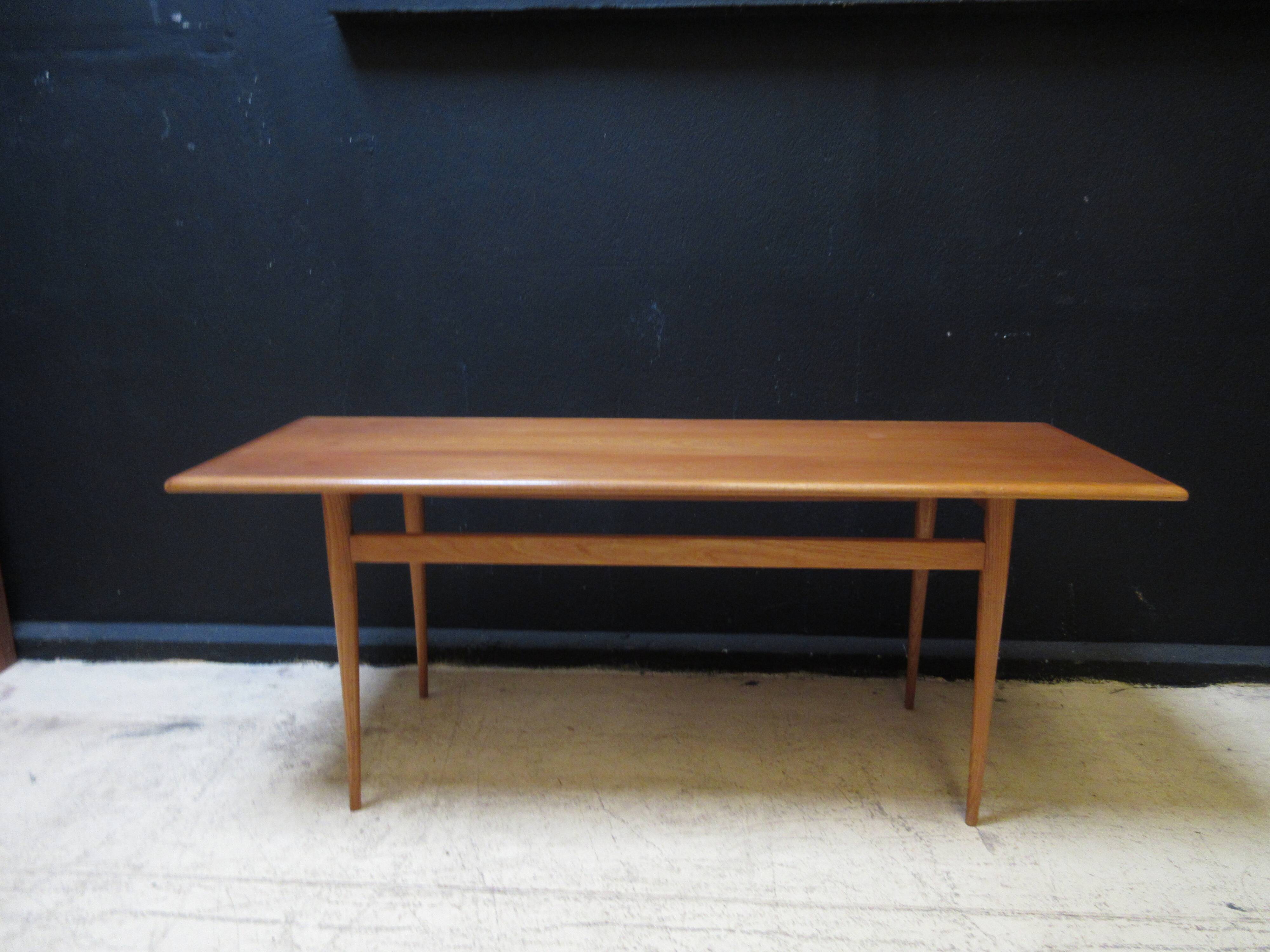 Table basse en bois vintage, mid century, tchèque, Nabytec