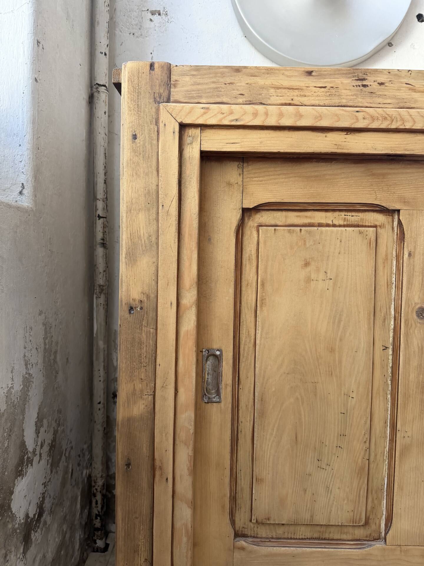 Enfilade with sliding doors from the 1950s