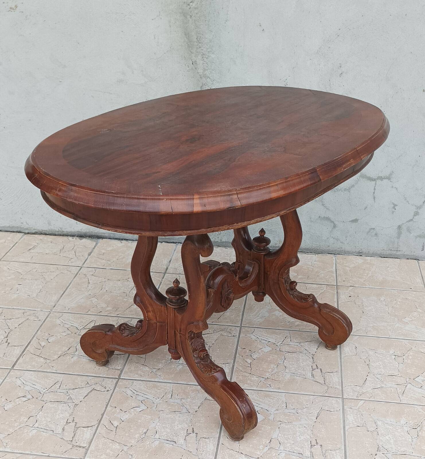 Napoleon III guéridon table in walnut