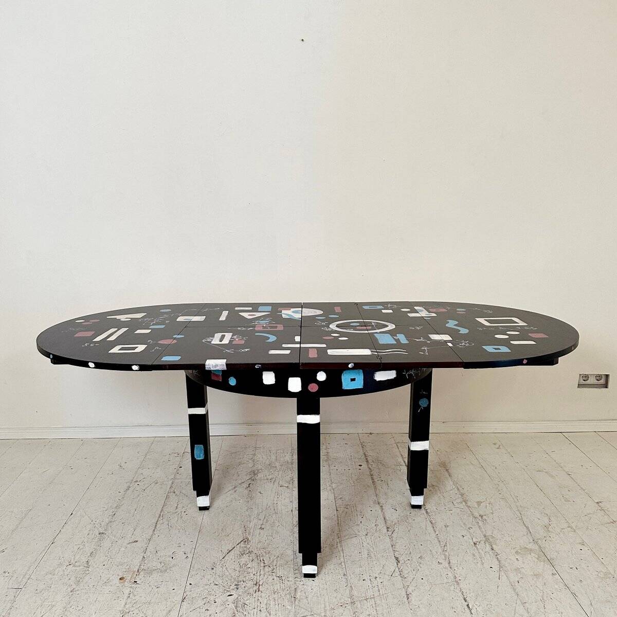 Bauhaus Round Extendable Dining Table, 1920