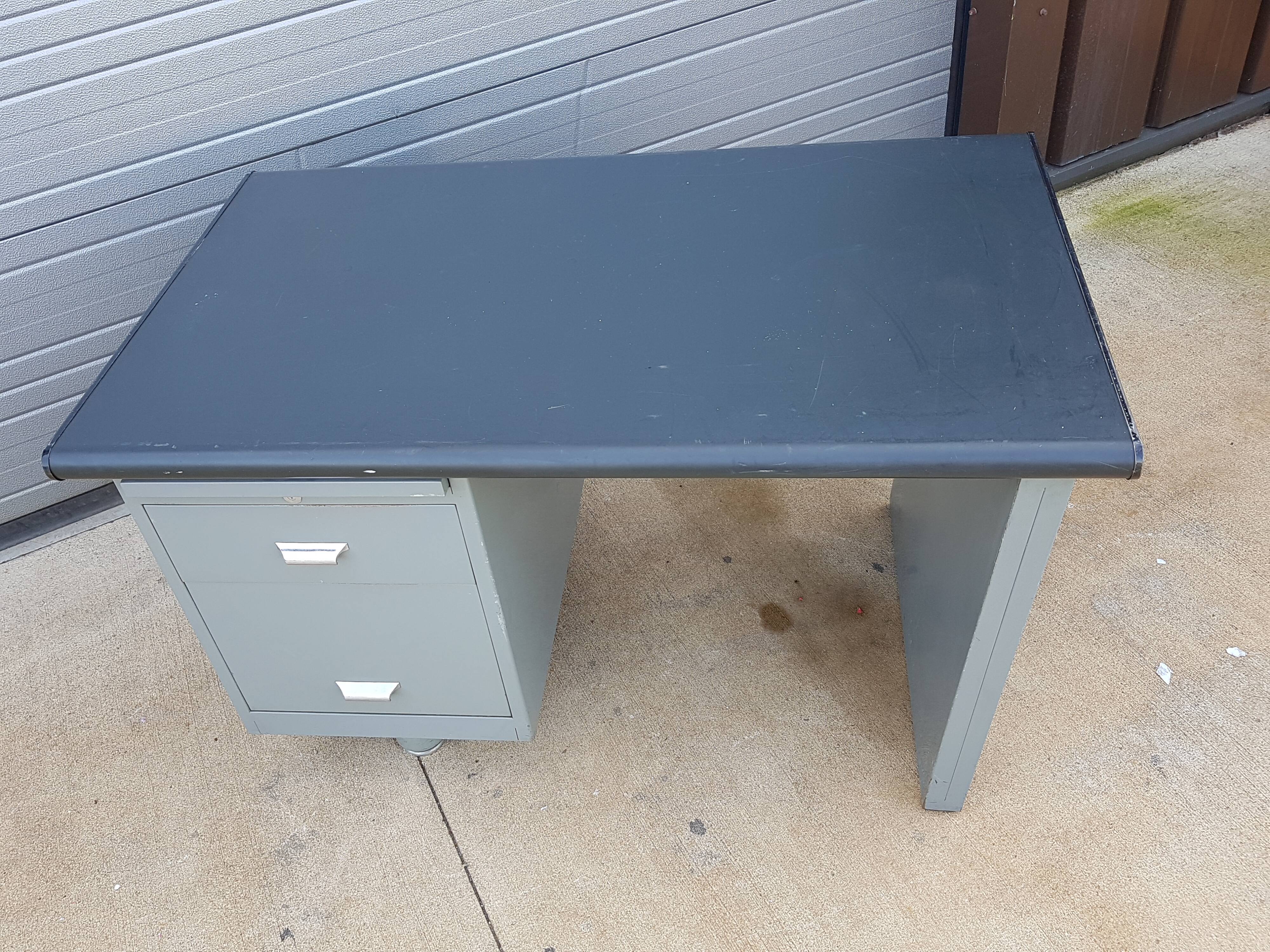 Industrial workshop desk