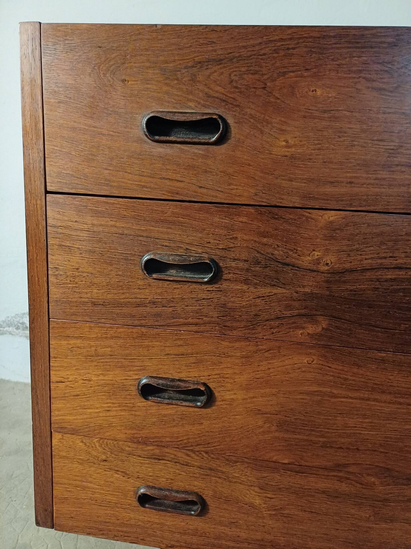Scandinavian chest of drawers