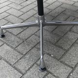 Round dining table by Charles & Ray Eames for Vitra 1980