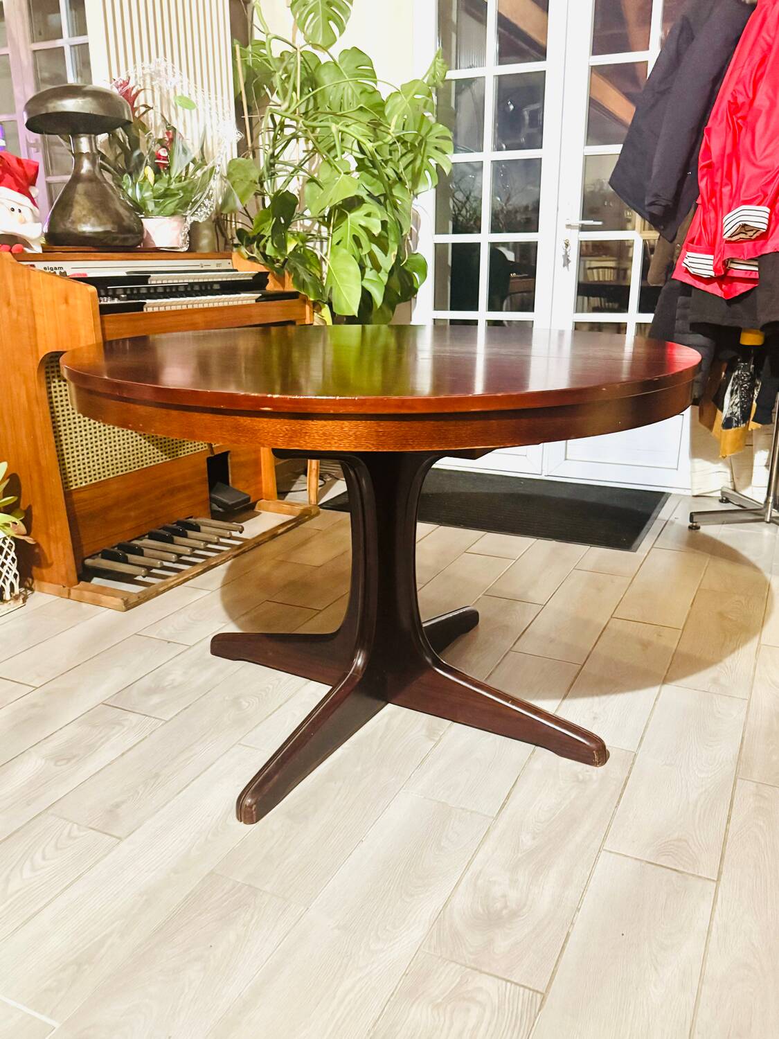 Baumann extendable table