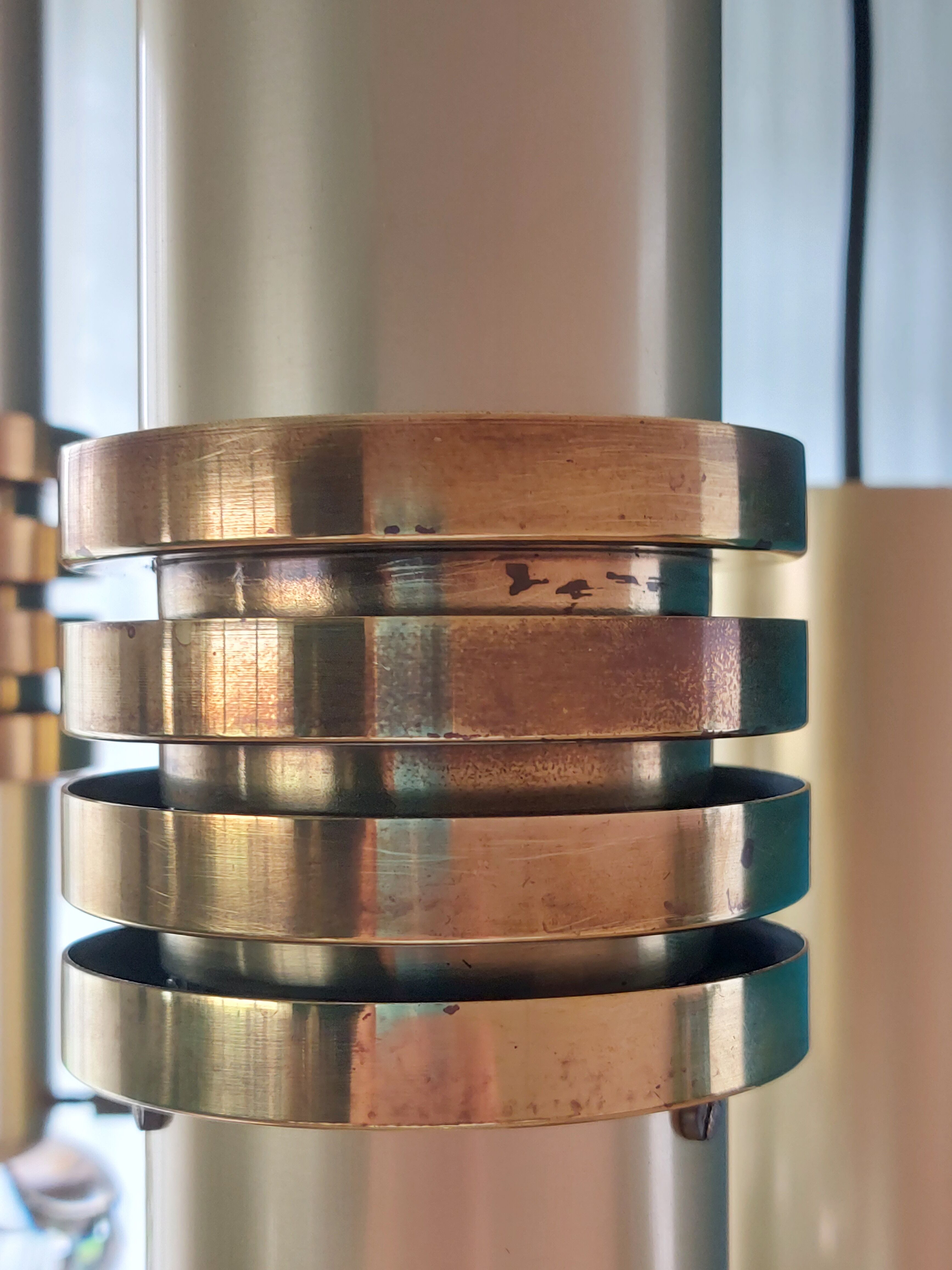 Suspension cascade en laiton et en verre, années 1950.