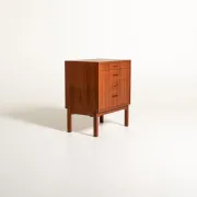 Coffre scandinave en teck à quatre tiroirs