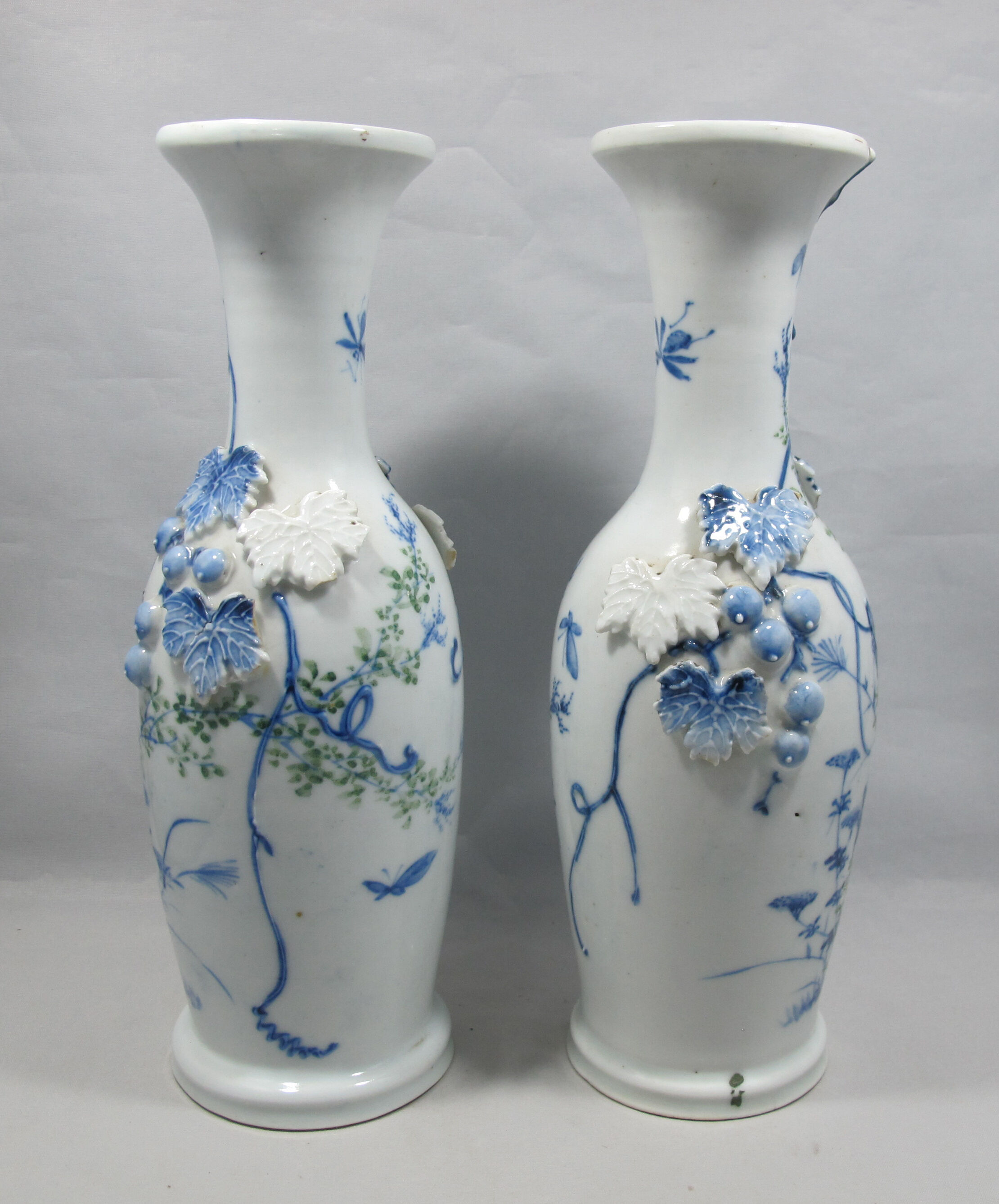 Pair of chinese or japanese vases 19th century