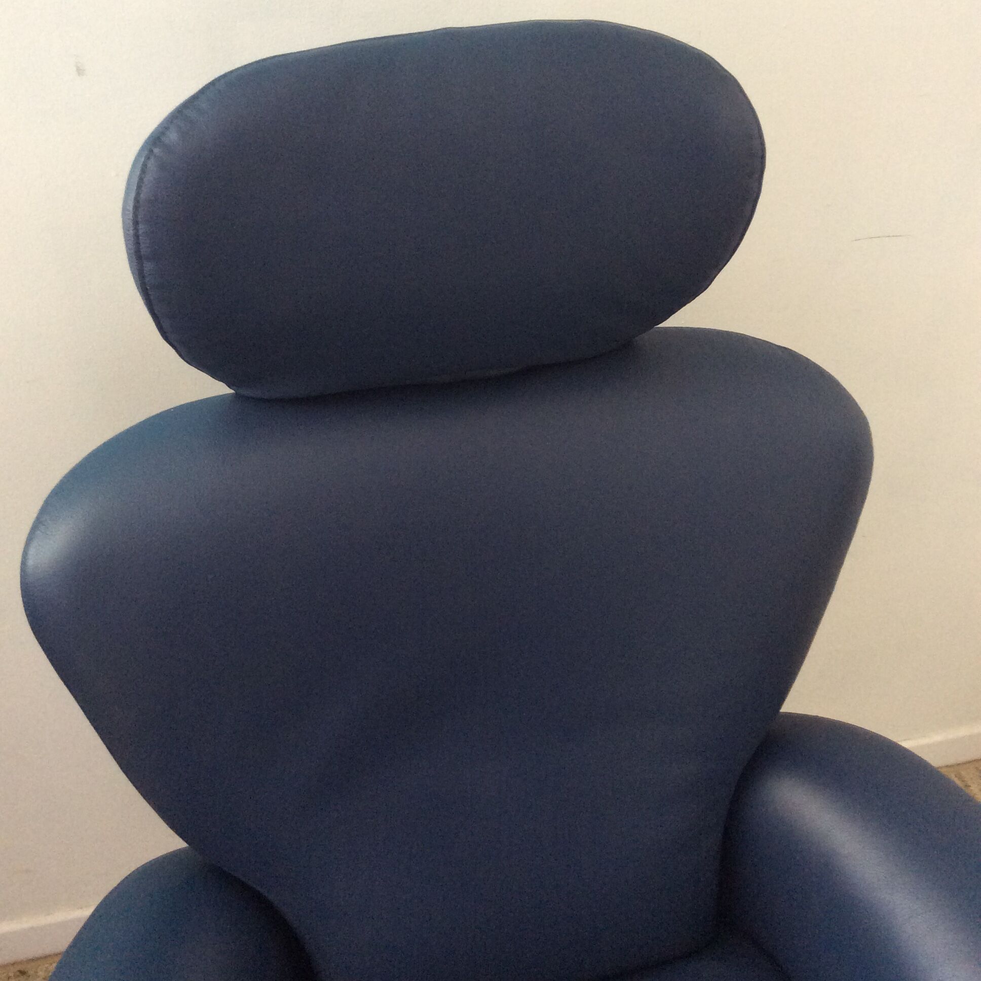 K10 Dodo Cassina heating chair by Toshiyuki Kita