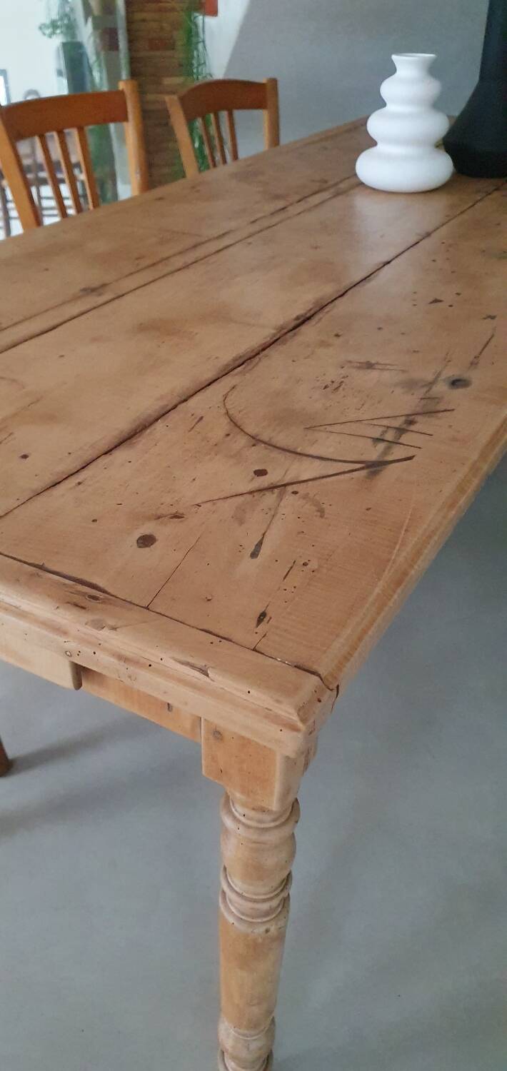 Farmhouse table