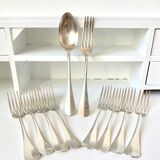 9 table forks and a serving spoon