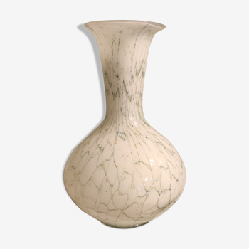 Vase en verre soufflé