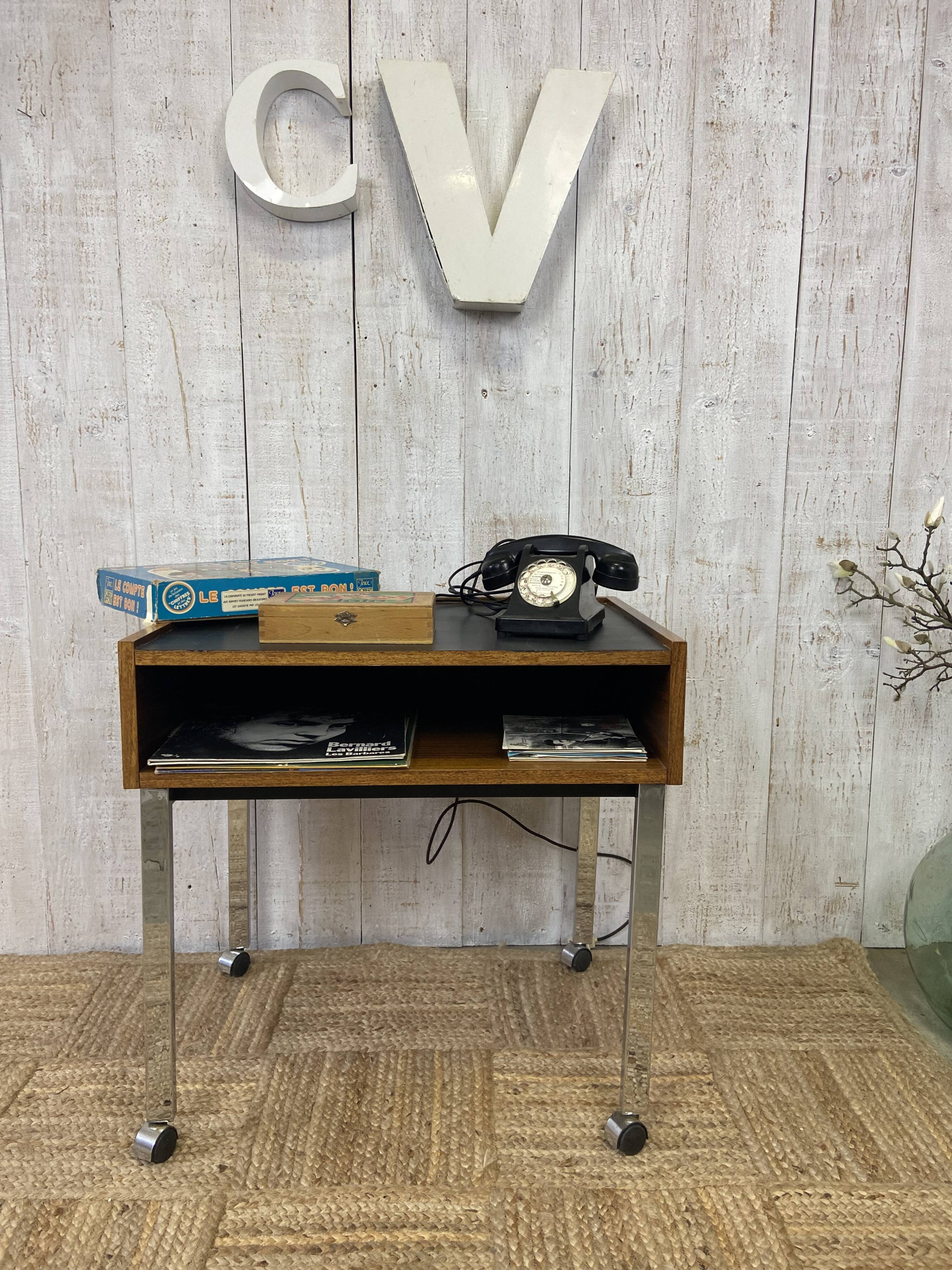 Modernist pedestal table