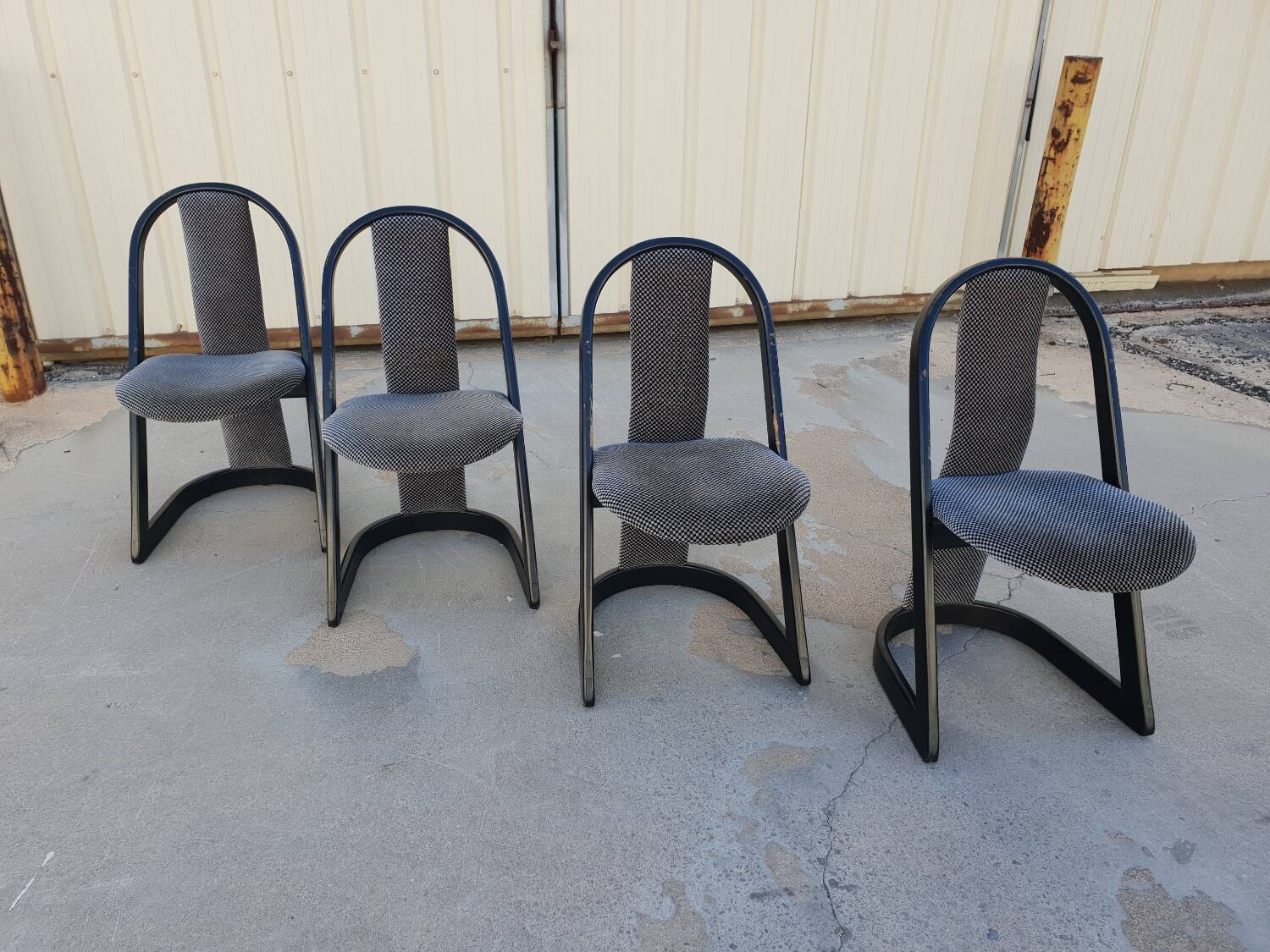 Série de 4 chaises design 1970