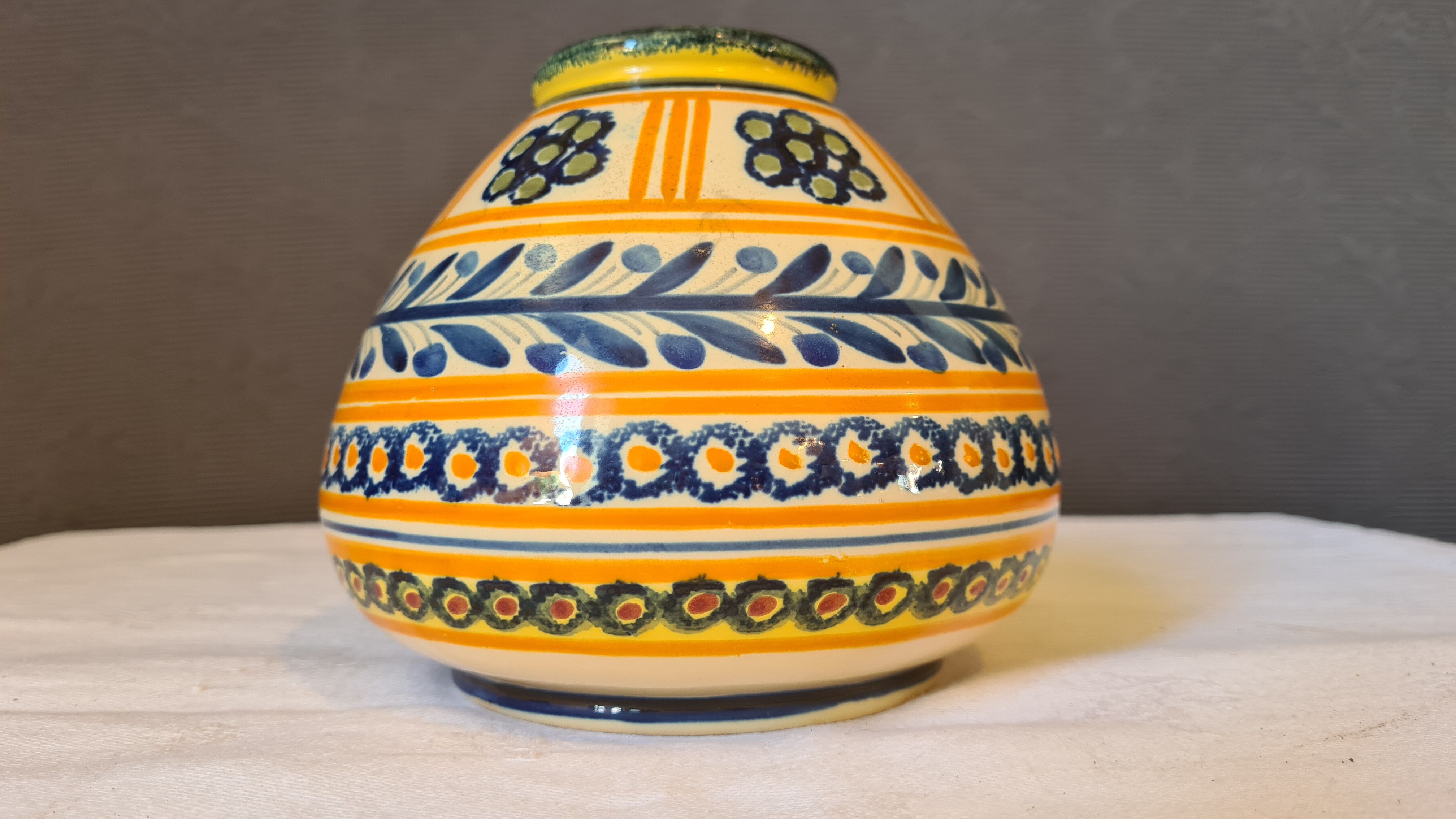 Breton spinning top vase