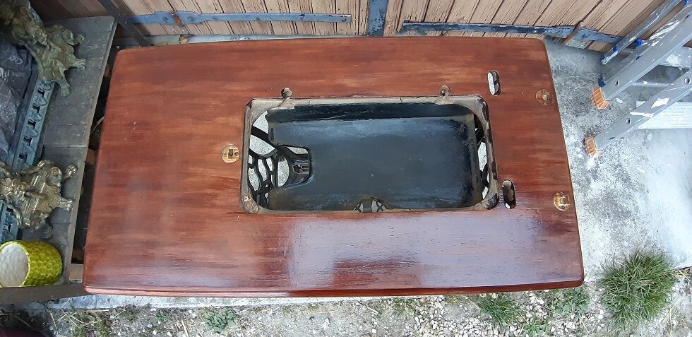 Singer's old sewing machine