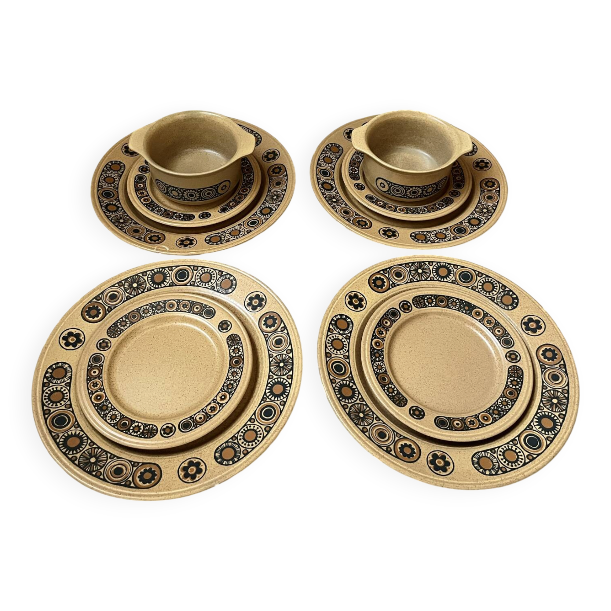 Série de 8 assiettes et 2 bols