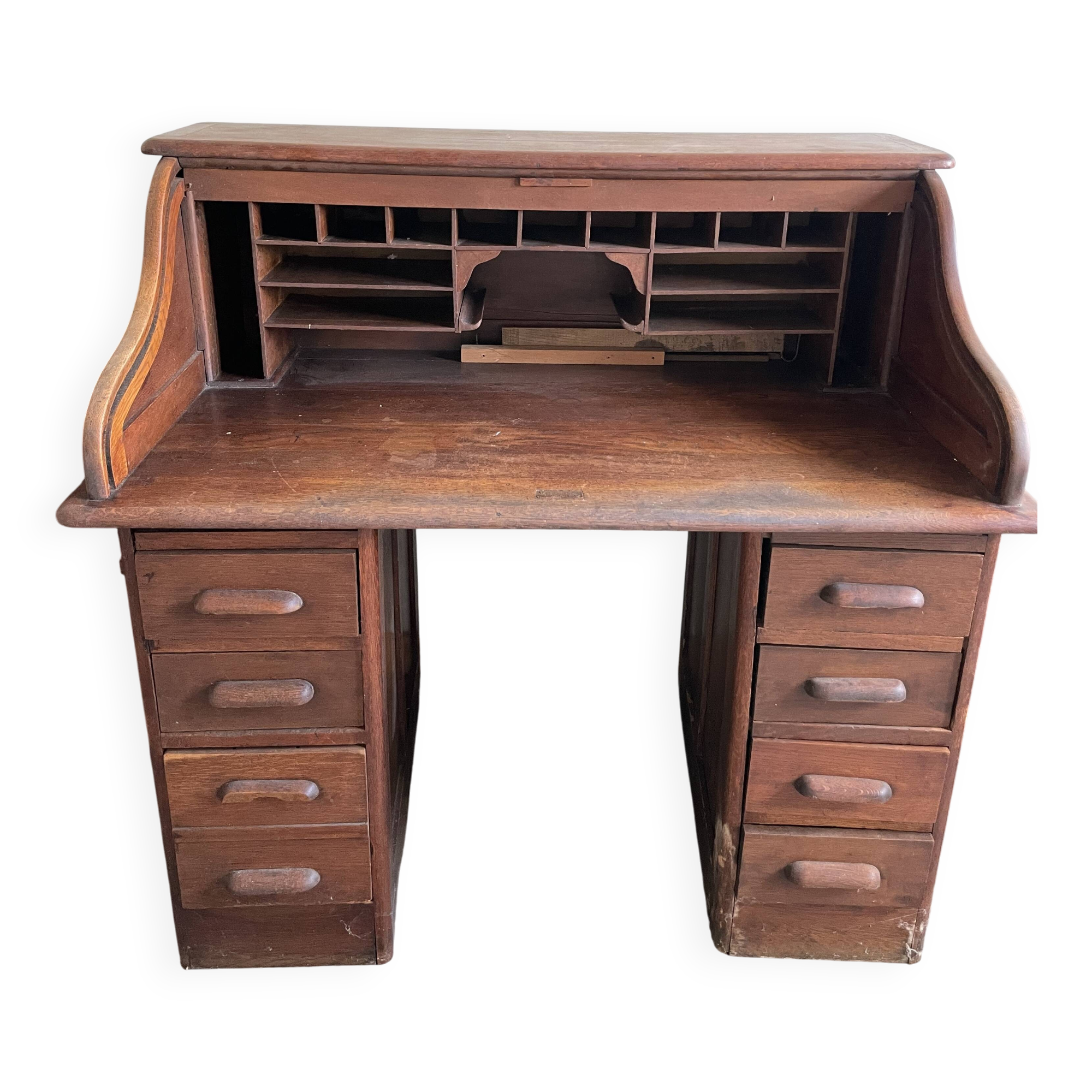 American office without curtain