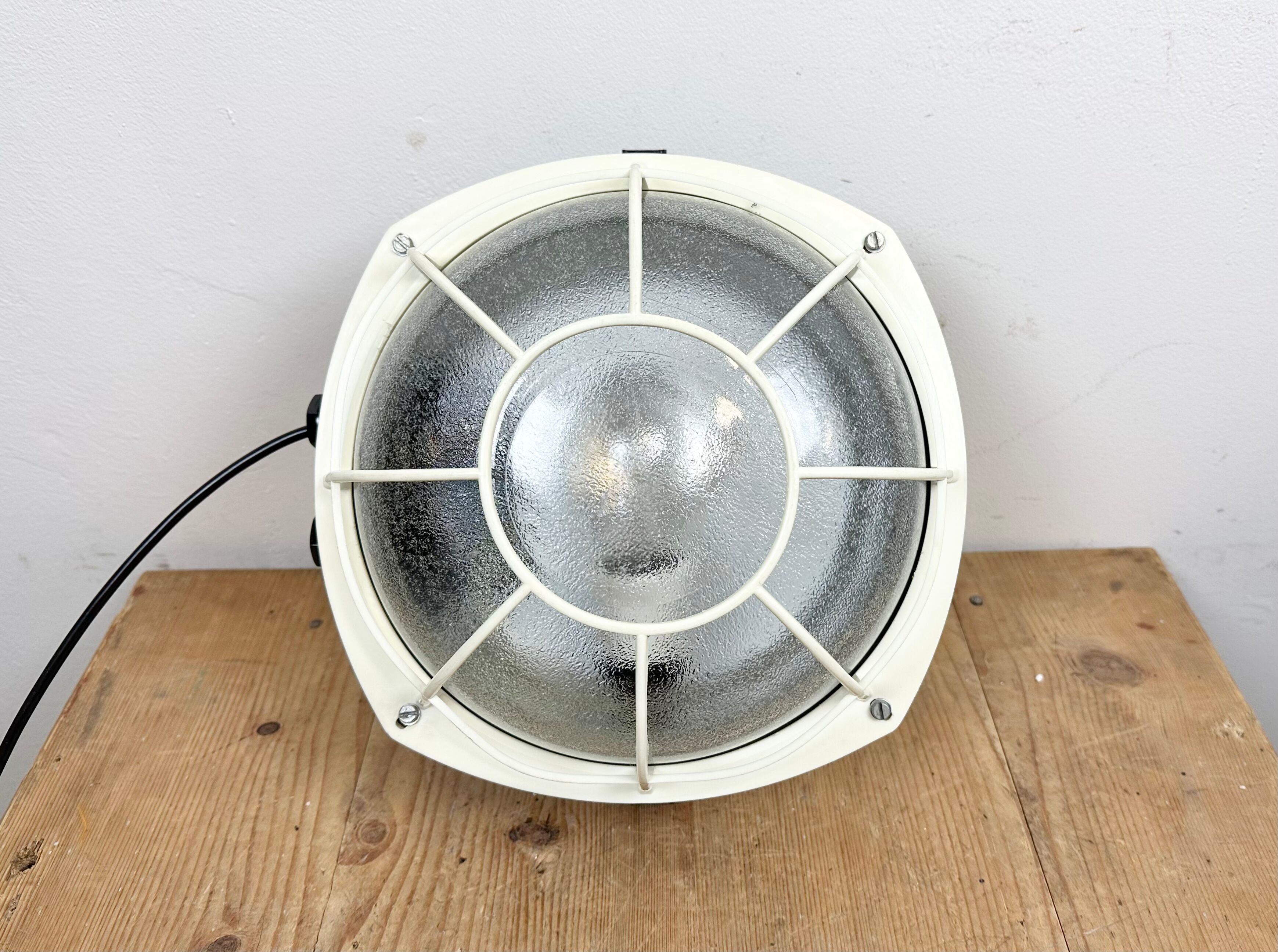 Industrial bakelite wall or ceiling light from Elektrosvit, 1980s