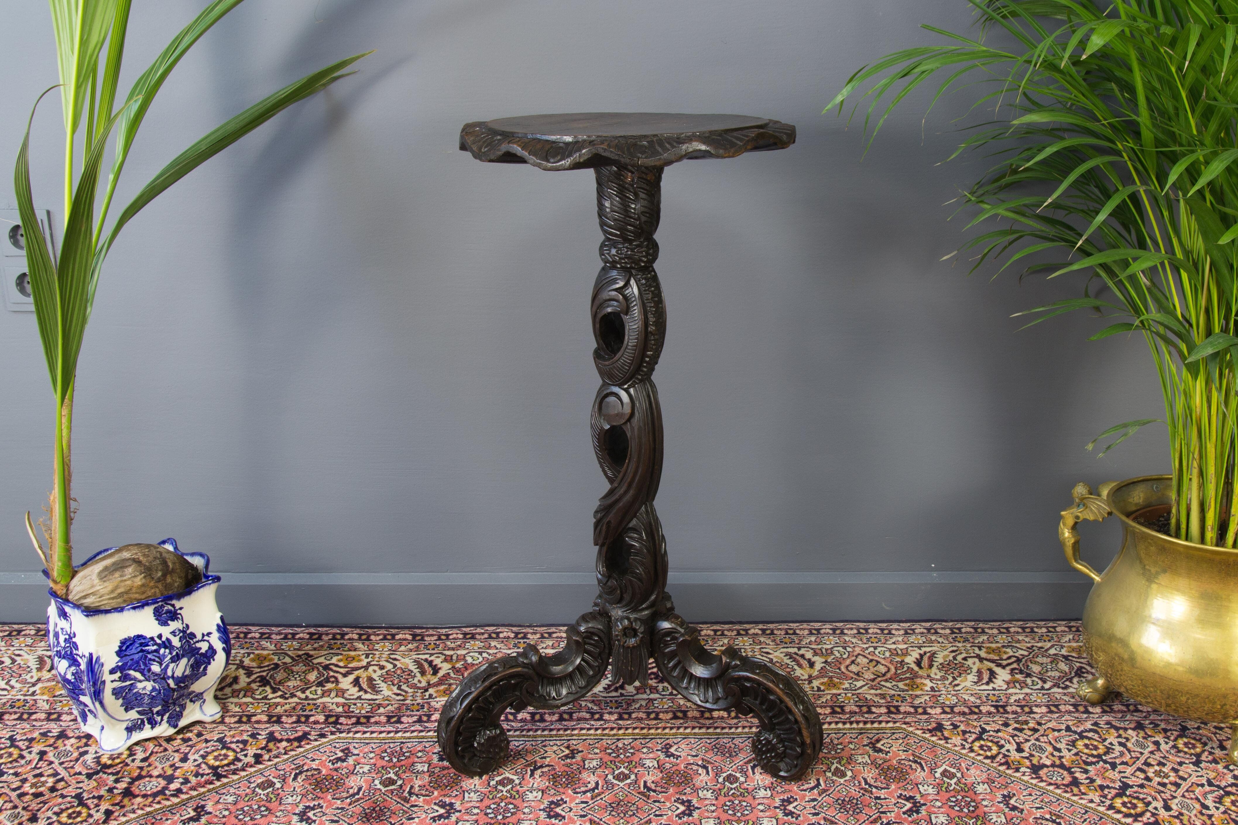 French carved pedestal table