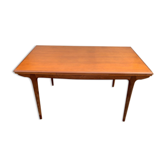 Extendable vintage scandinavian dining table