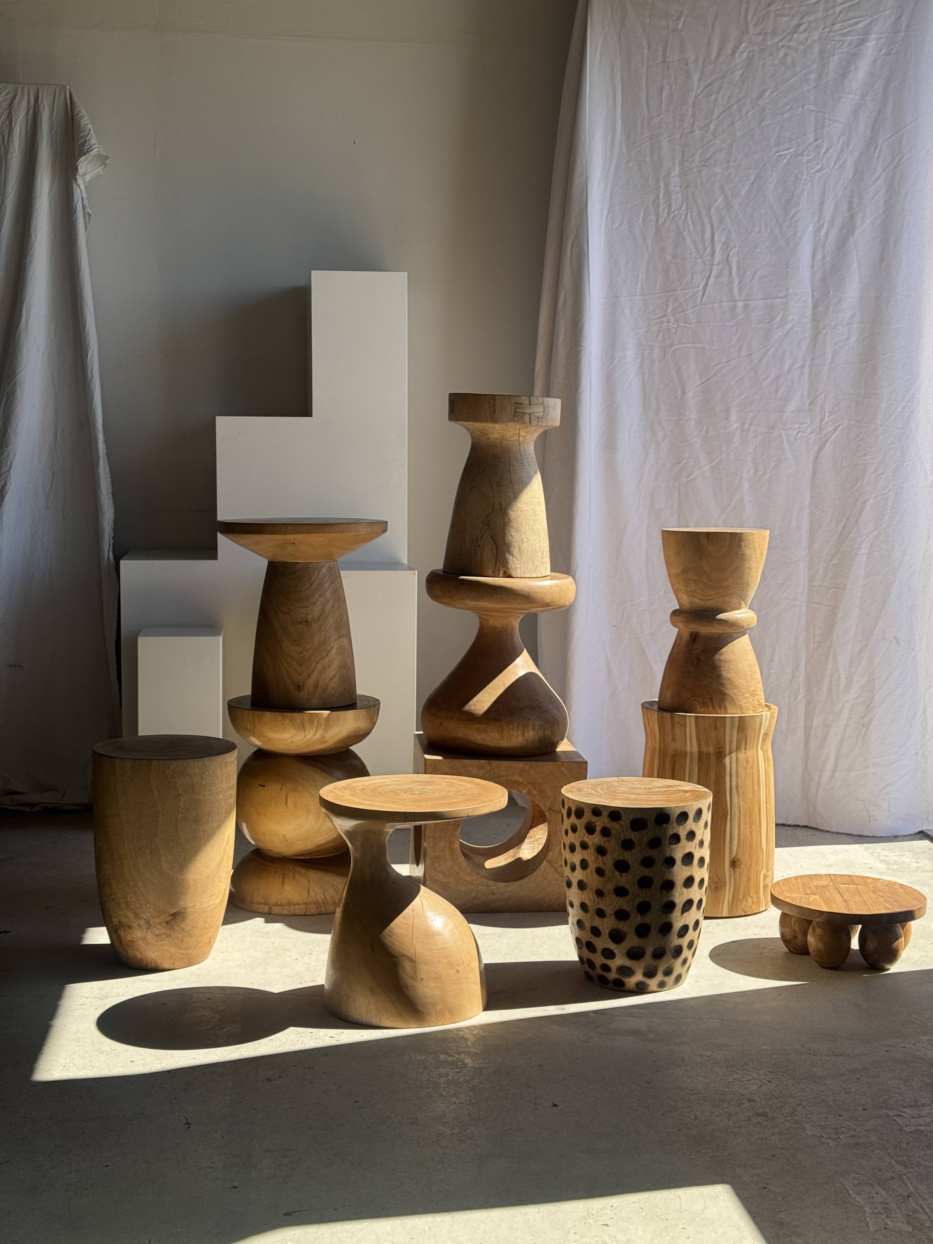 Tabouret, table d'appoint, bout de canapé en manguier massif cylindrique