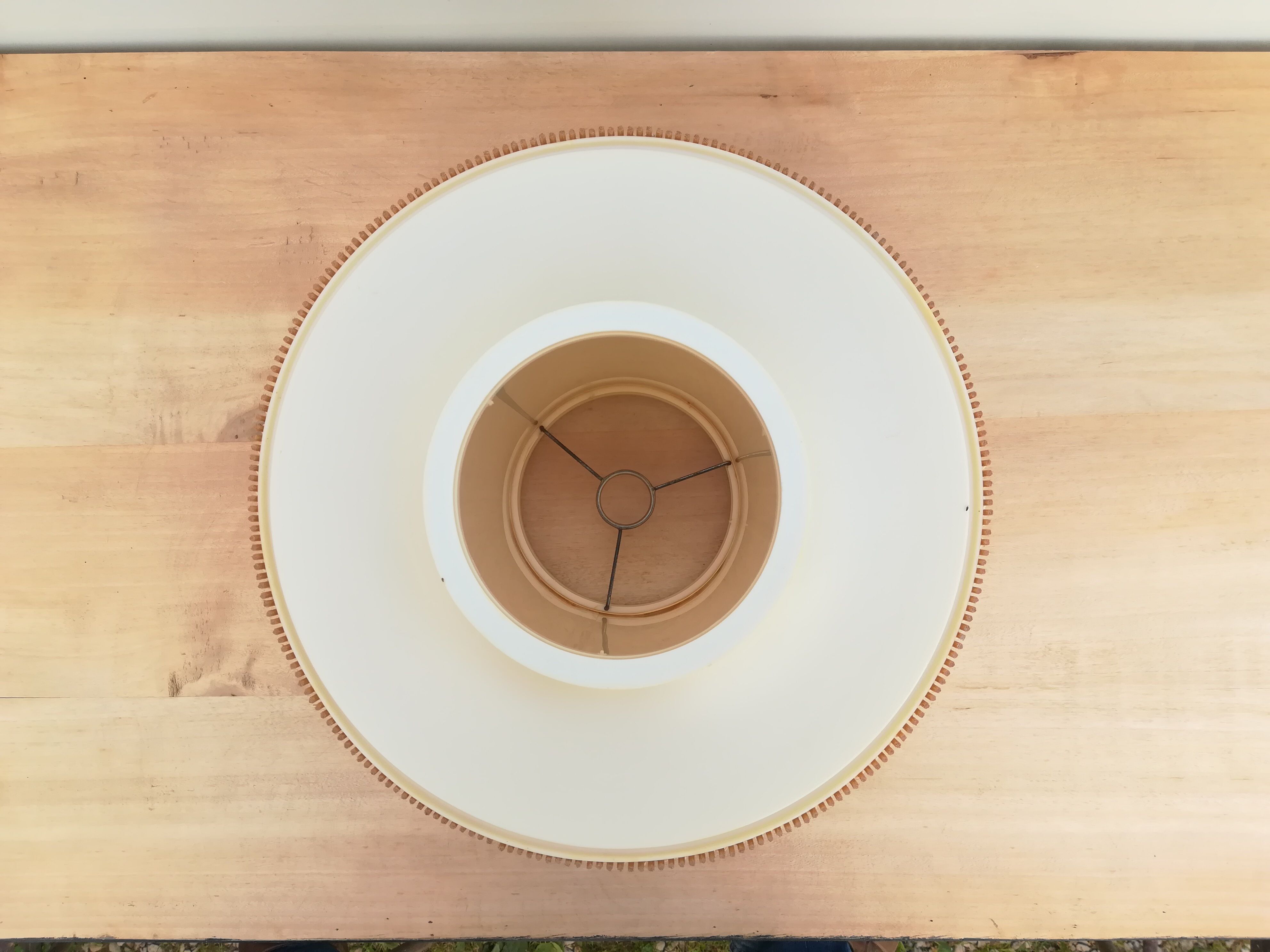 Plastic suspension and rattan