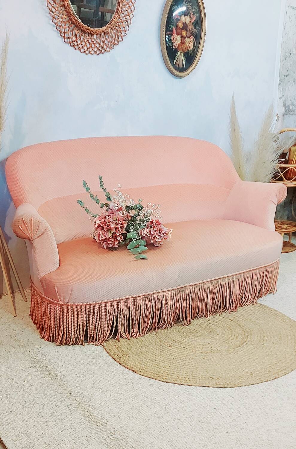 Powder pink toad bench