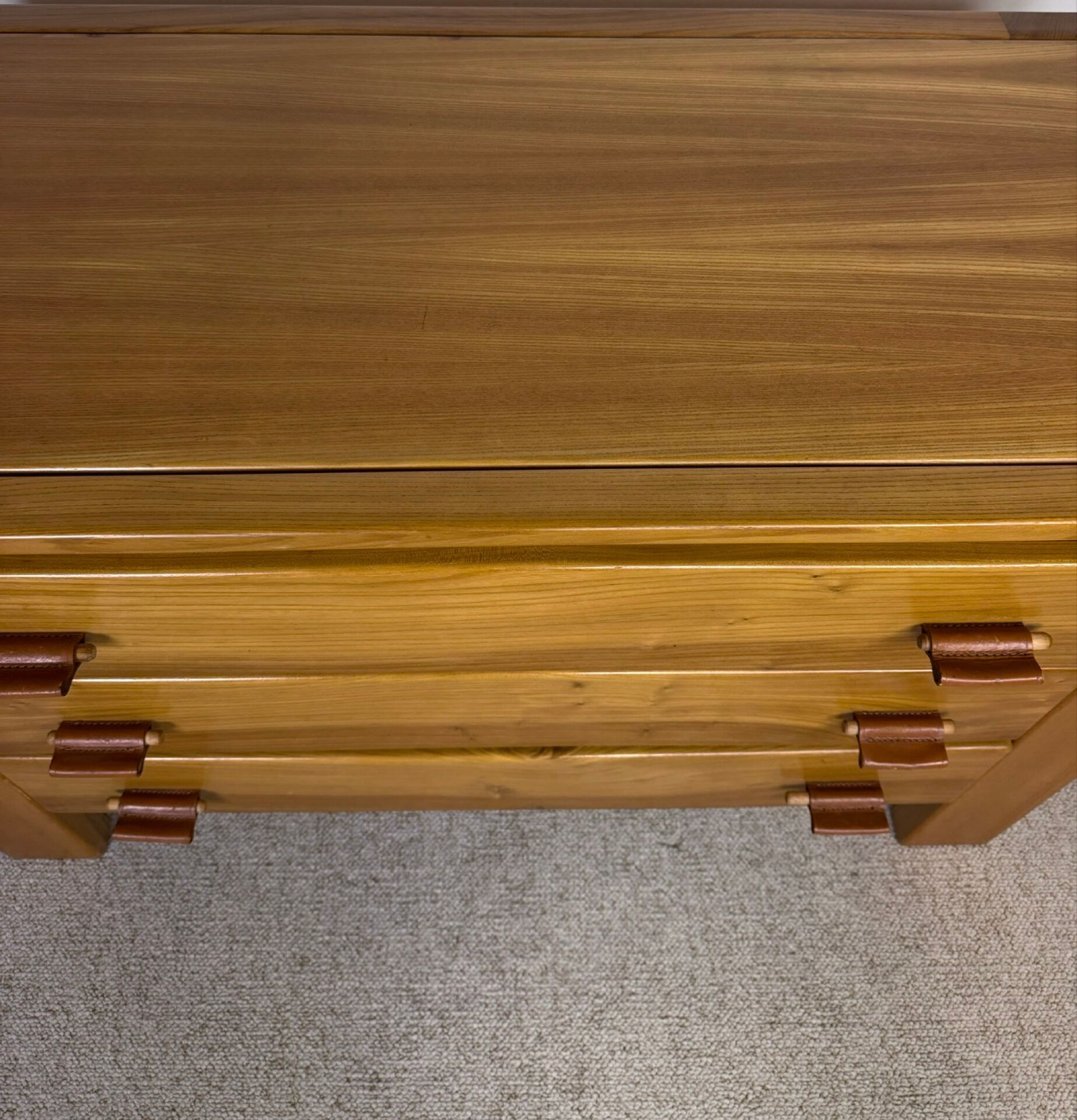 Elm chest of drawers - Regain house -