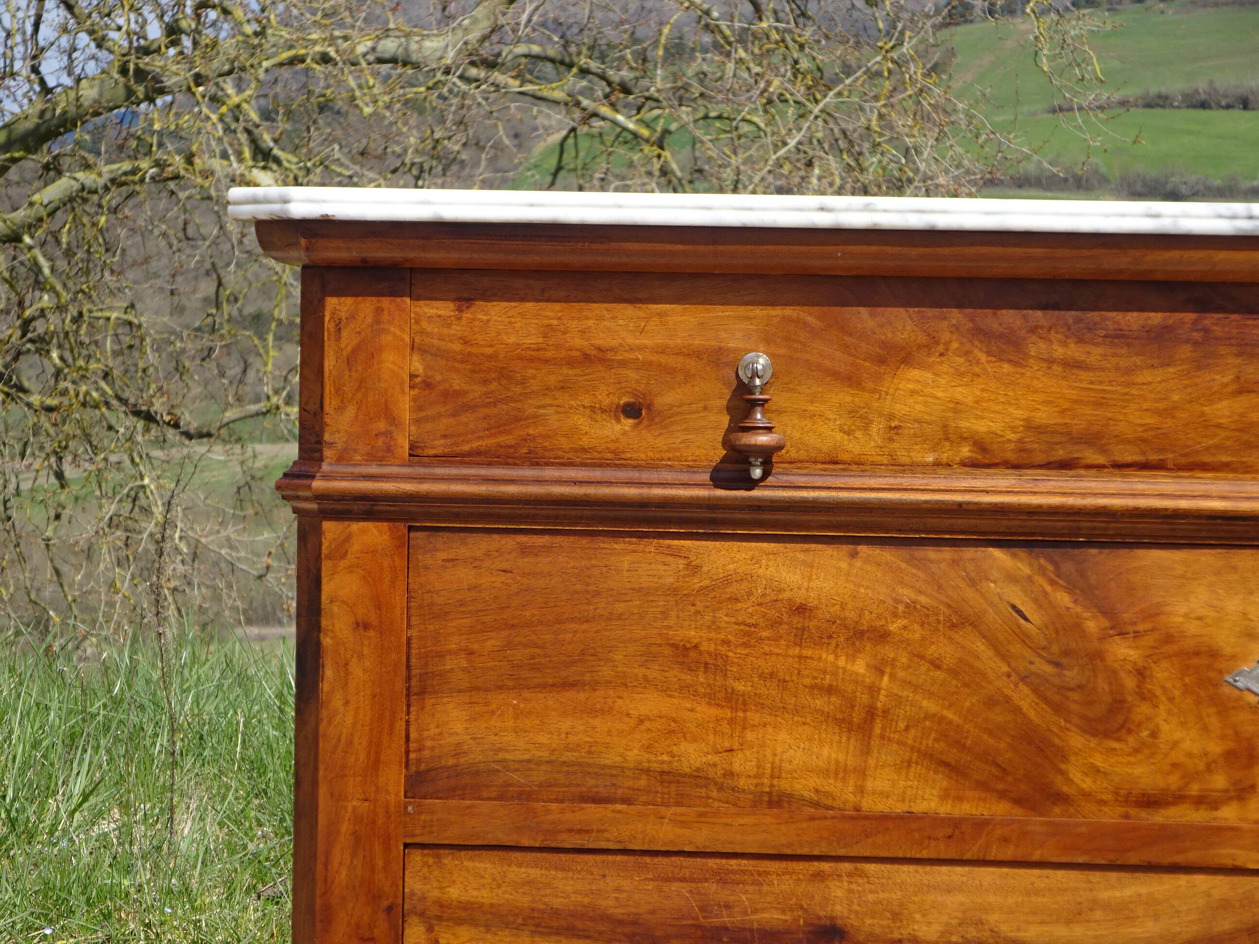 Ancienne commode Louis Philippe en noyer marbre blanc