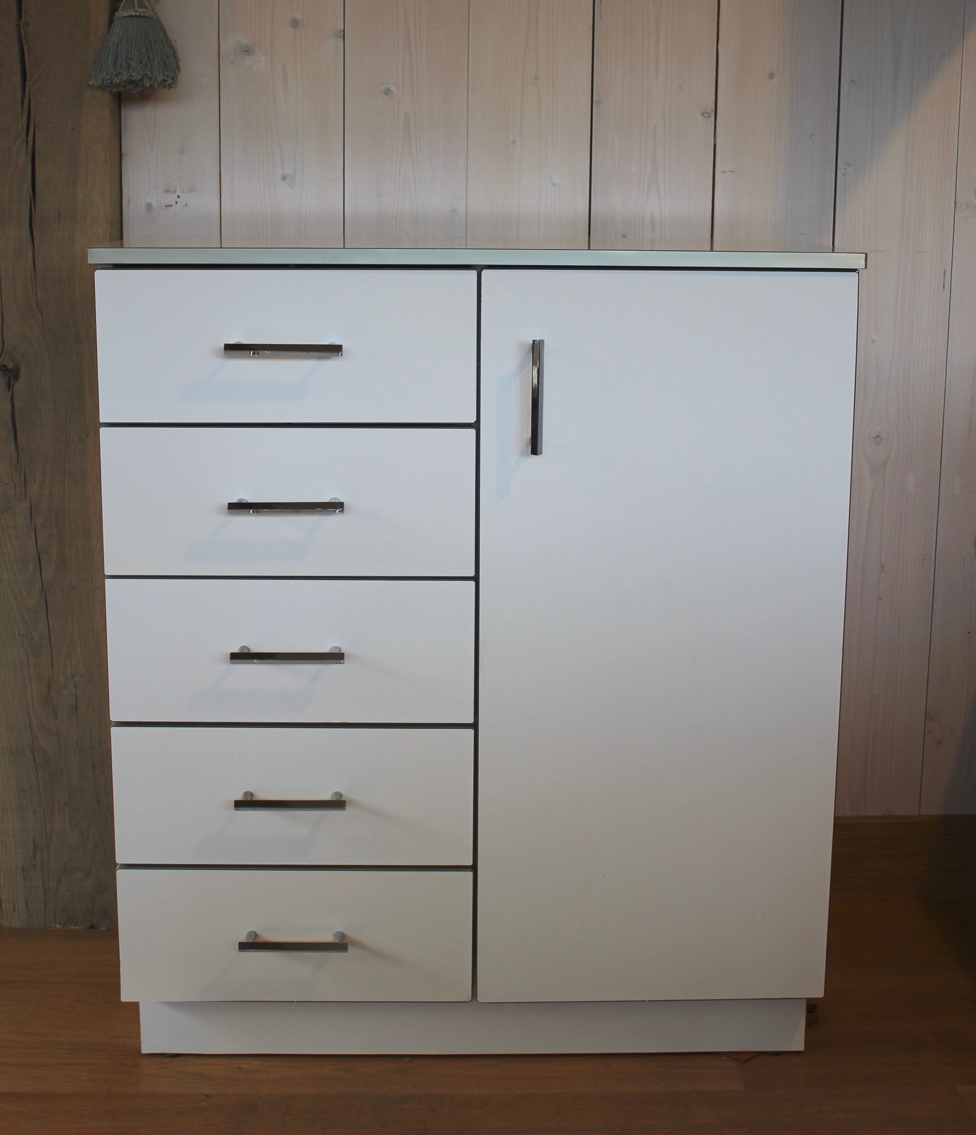 Bathroom furniture in formica 70s