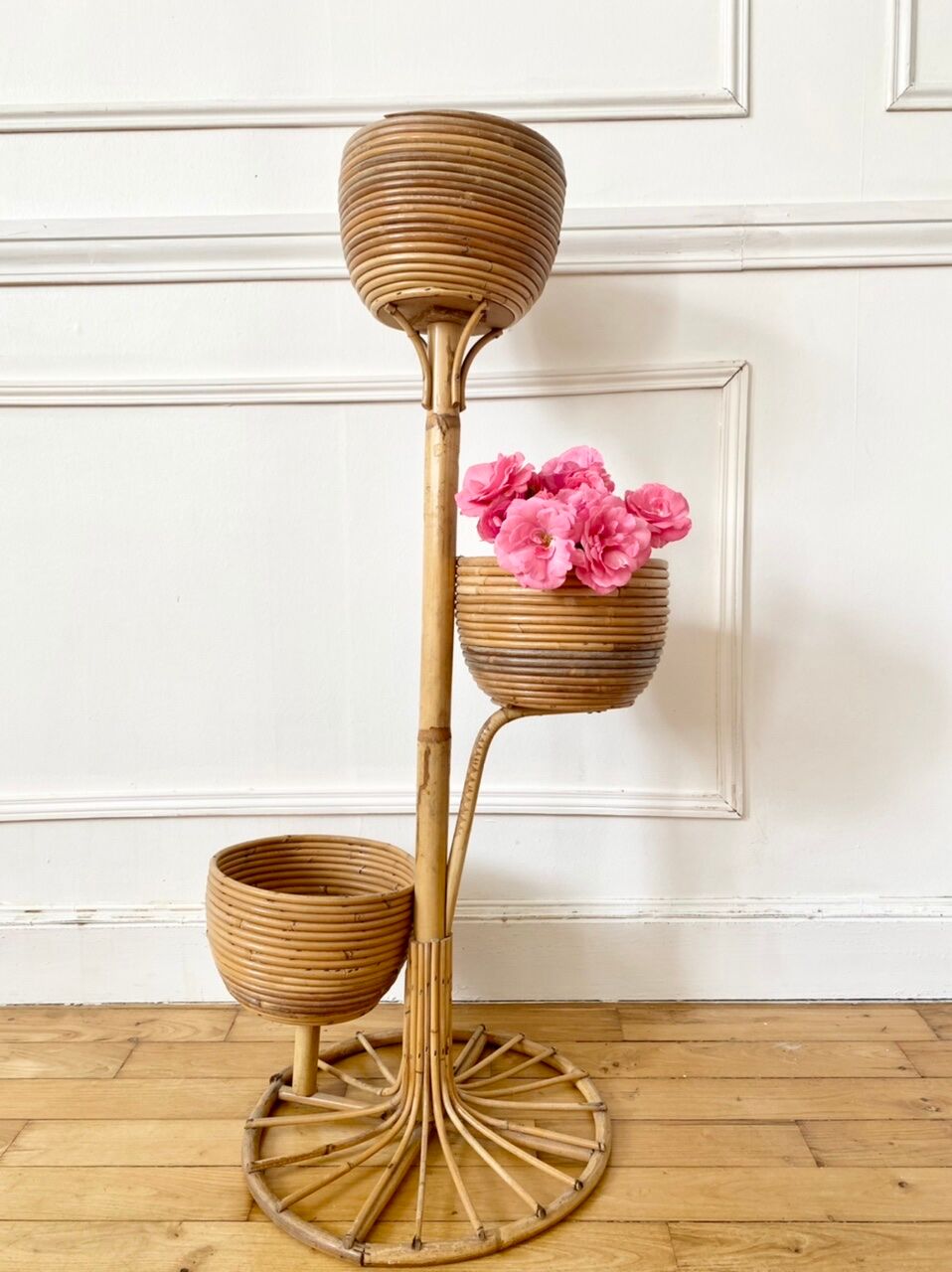Porte plante en rotin vintage