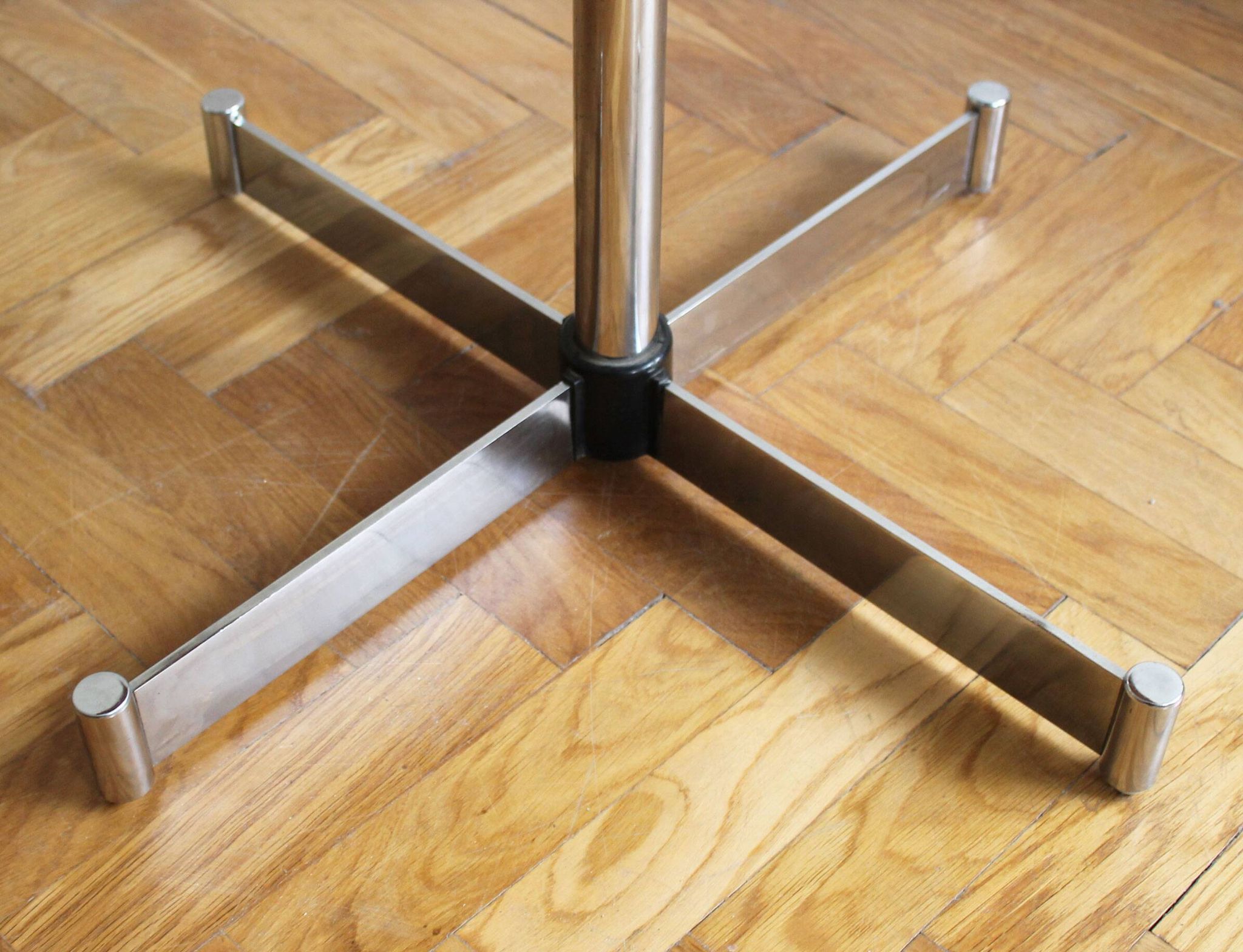 Table d'appoint pour téléviseur des années 1980