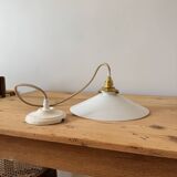 Suspension in white opaline