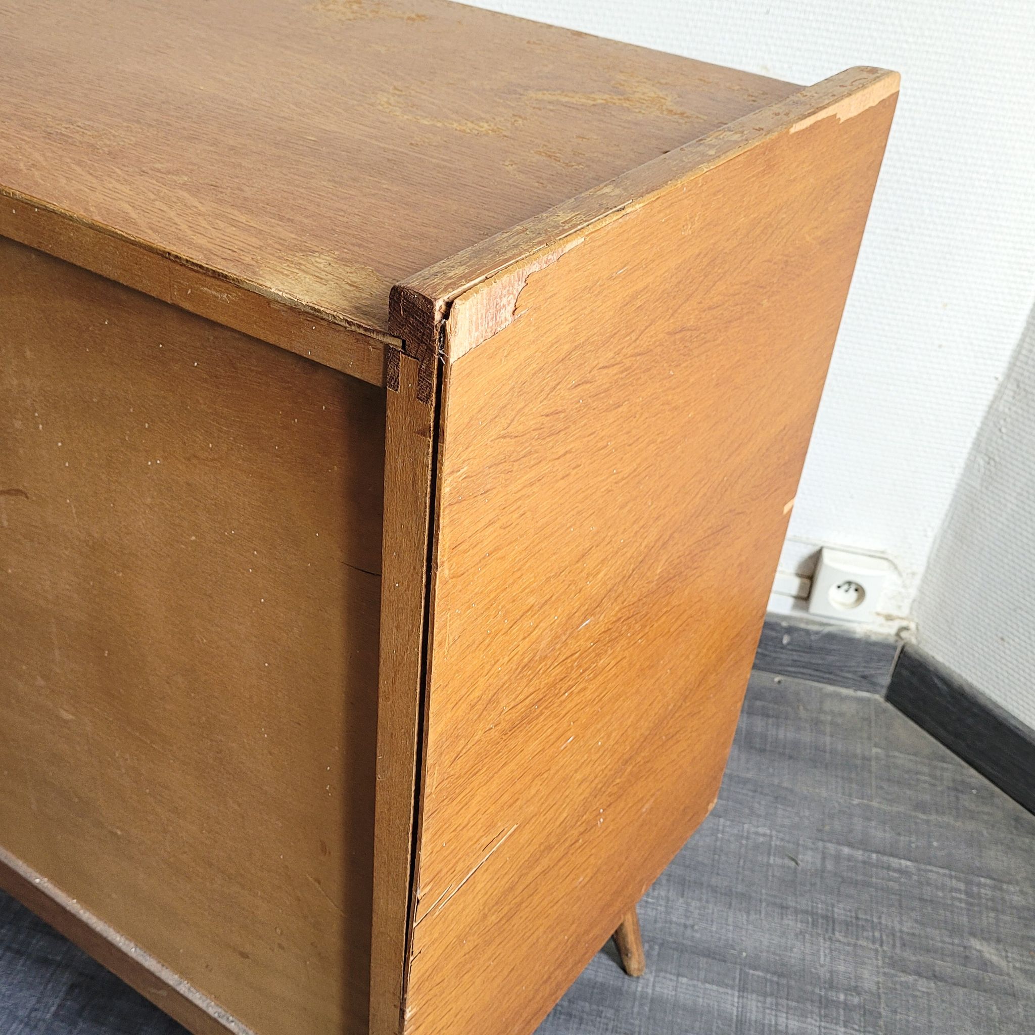 Commode en bois et rotin vintage